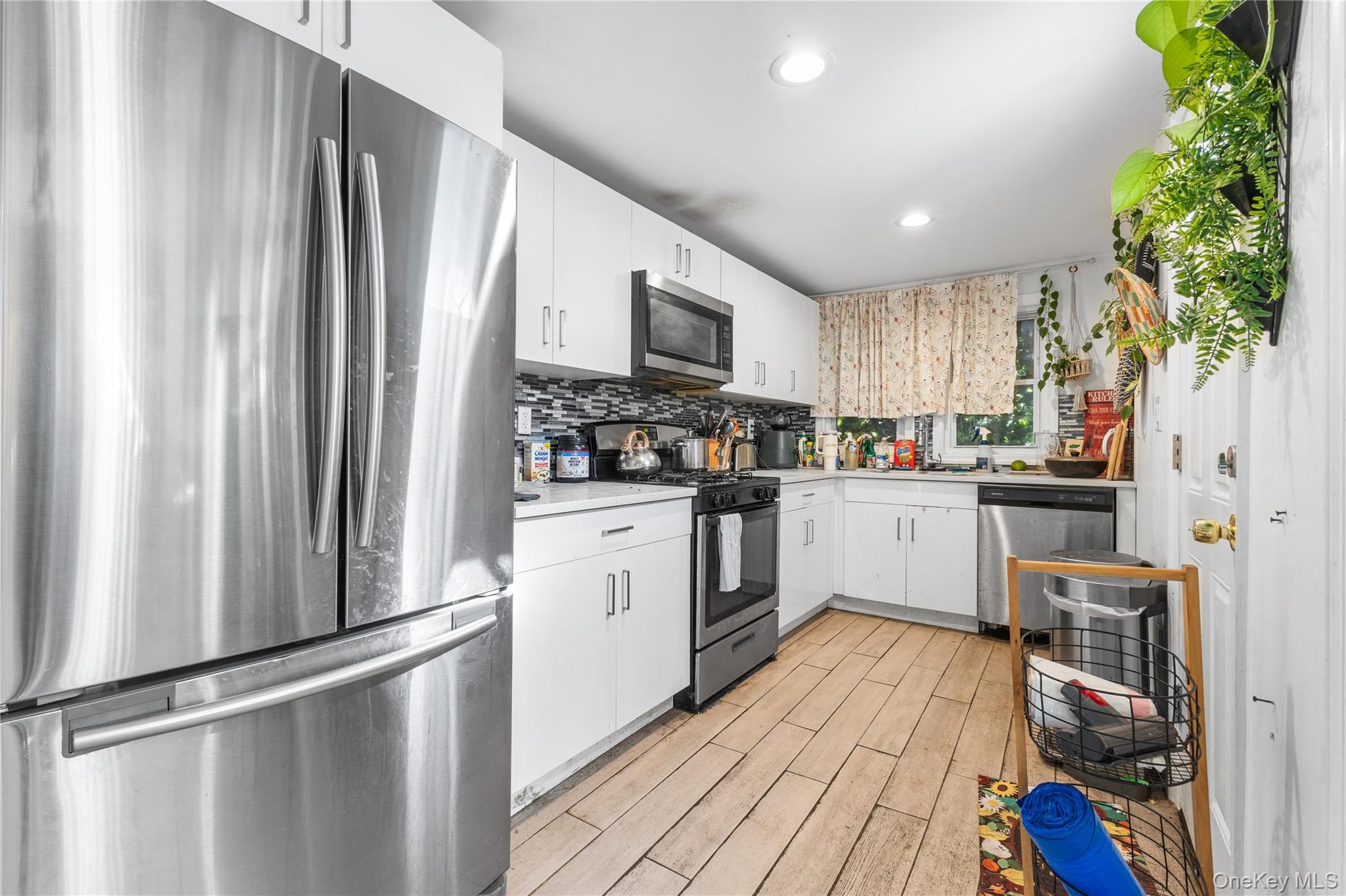 #10 photo, 194-06 109th Avenue, Saint Albans , NY 11412