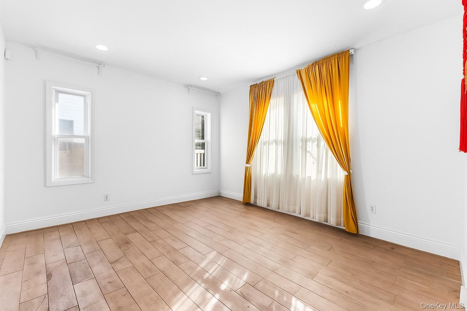 #3 photo, 194-06 109th Avenue, Saint Albans , NY 11412