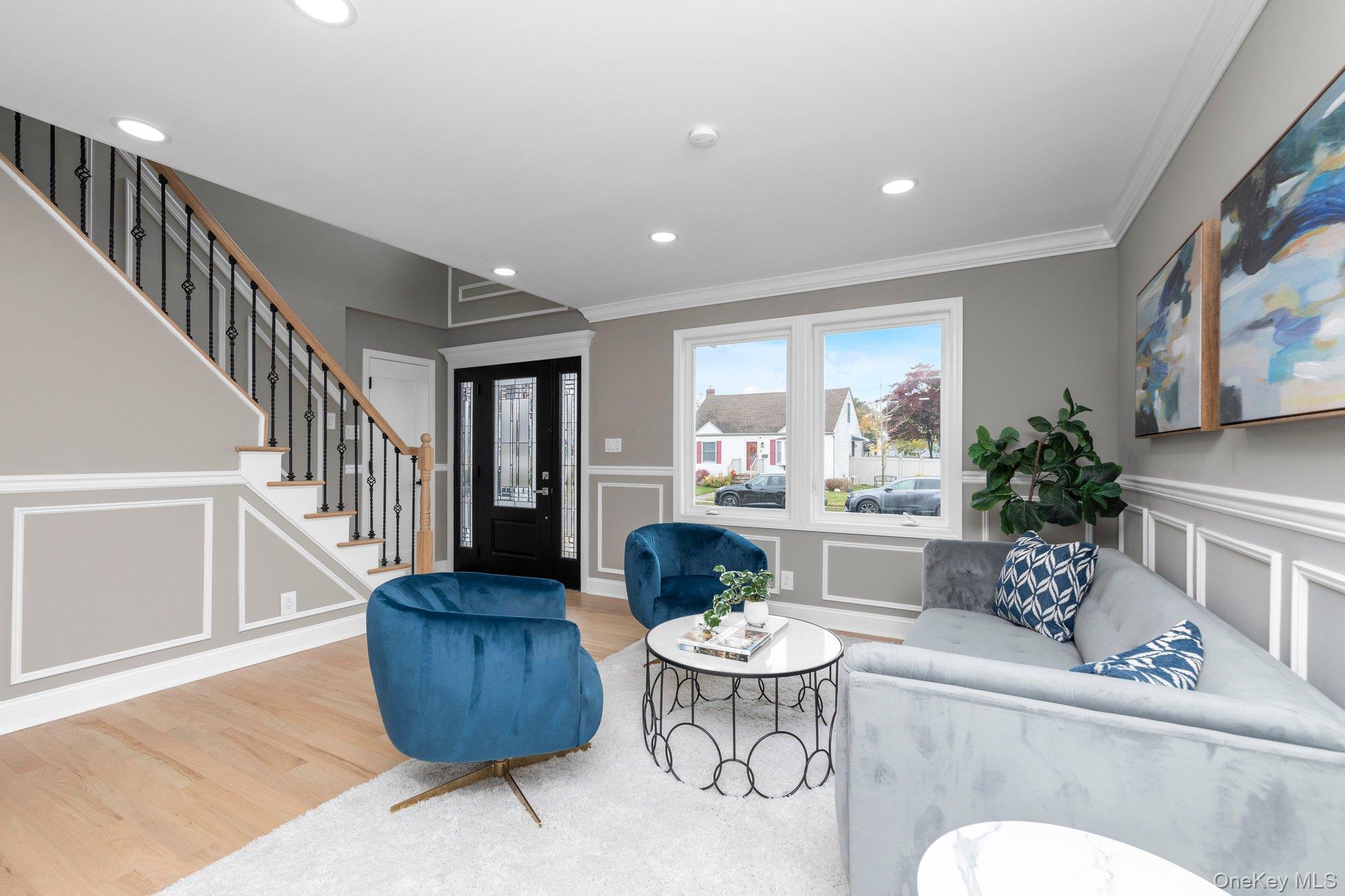 #2 photo, 13 Garden Boulevard, Hicksville , NY 11801