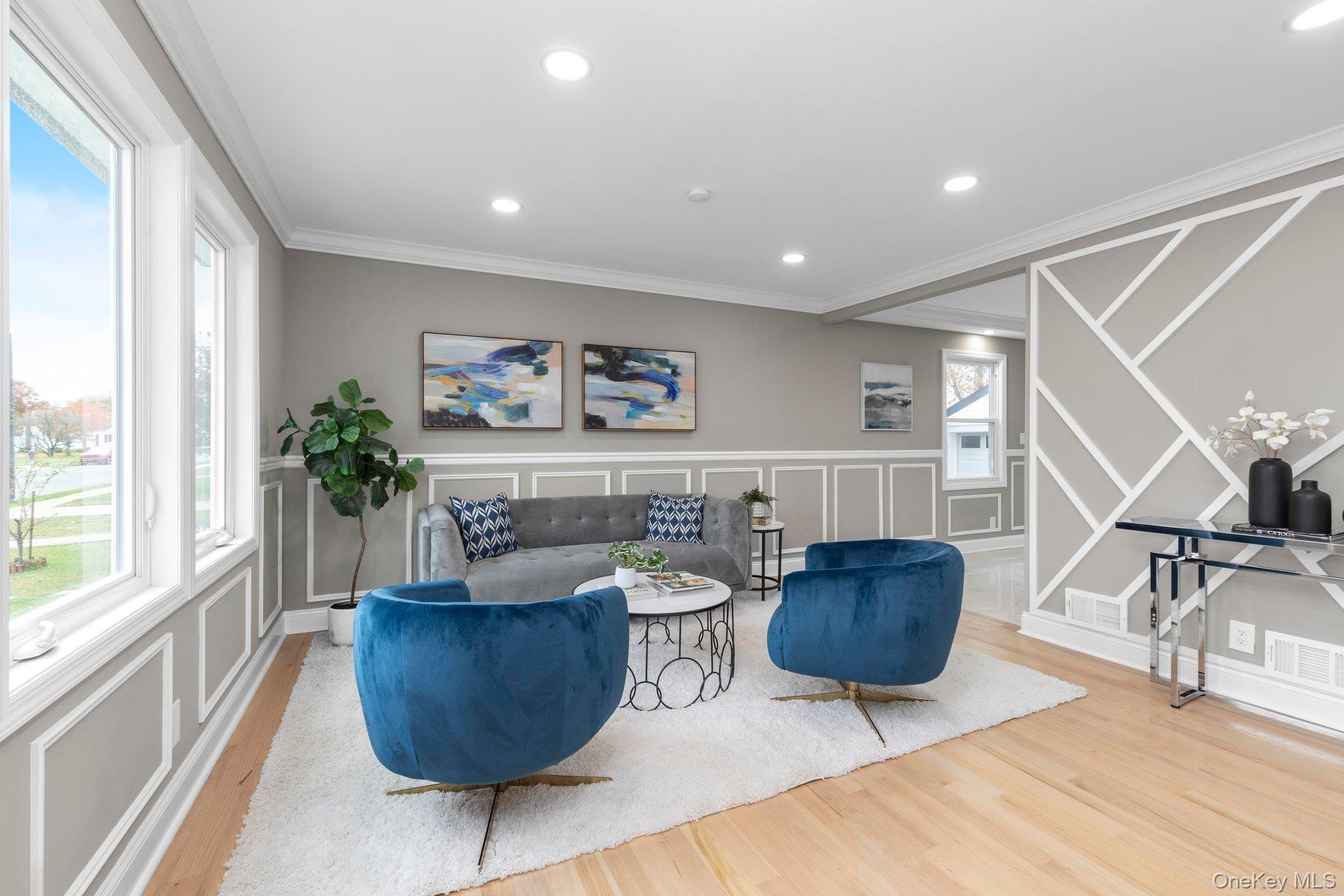 #4 photo, 13 Garden Boulevard, Hicksville , NY 11801