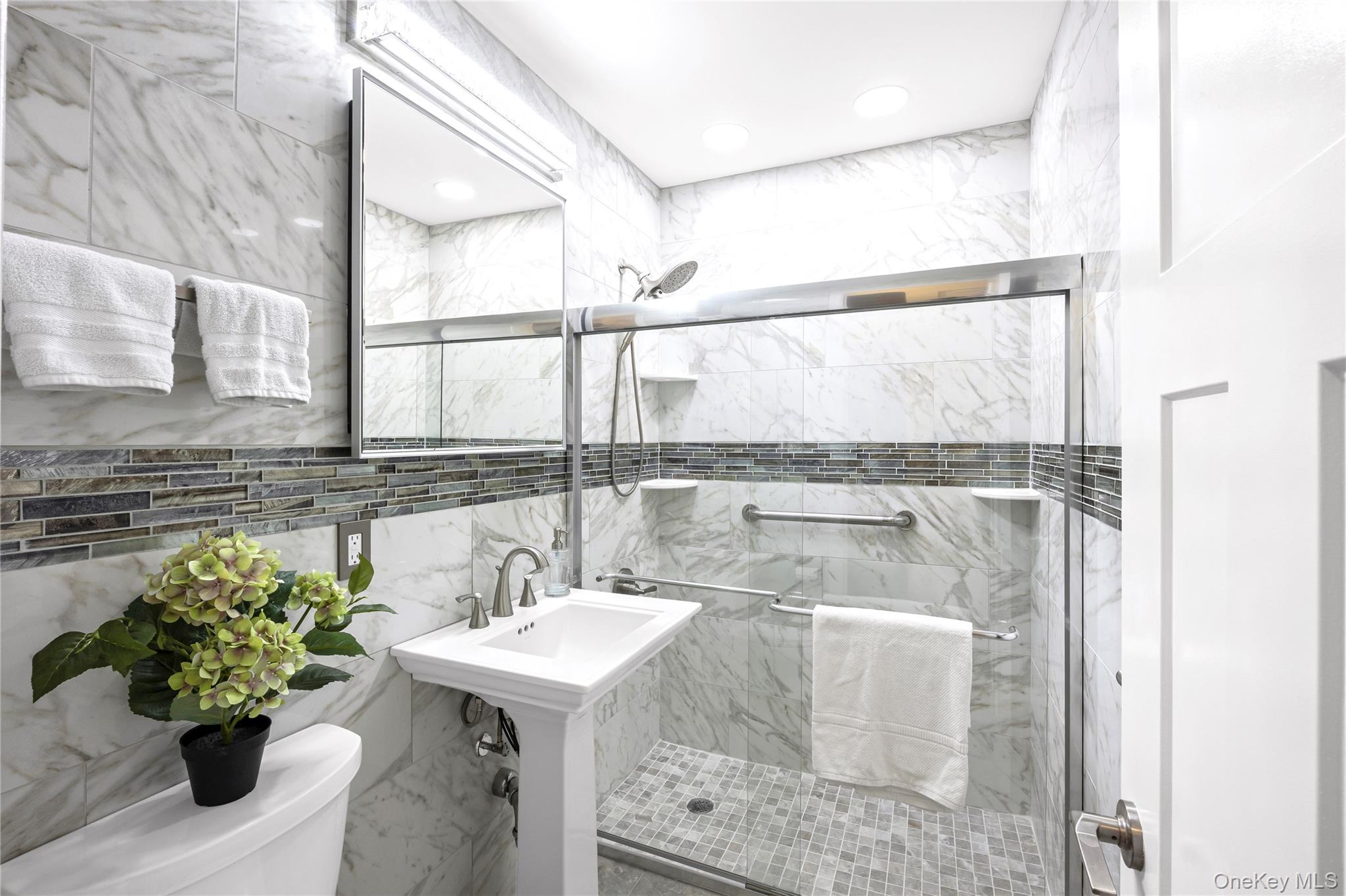 #12 photo, 35 Lipton Lane, Williston Park , NY 11596