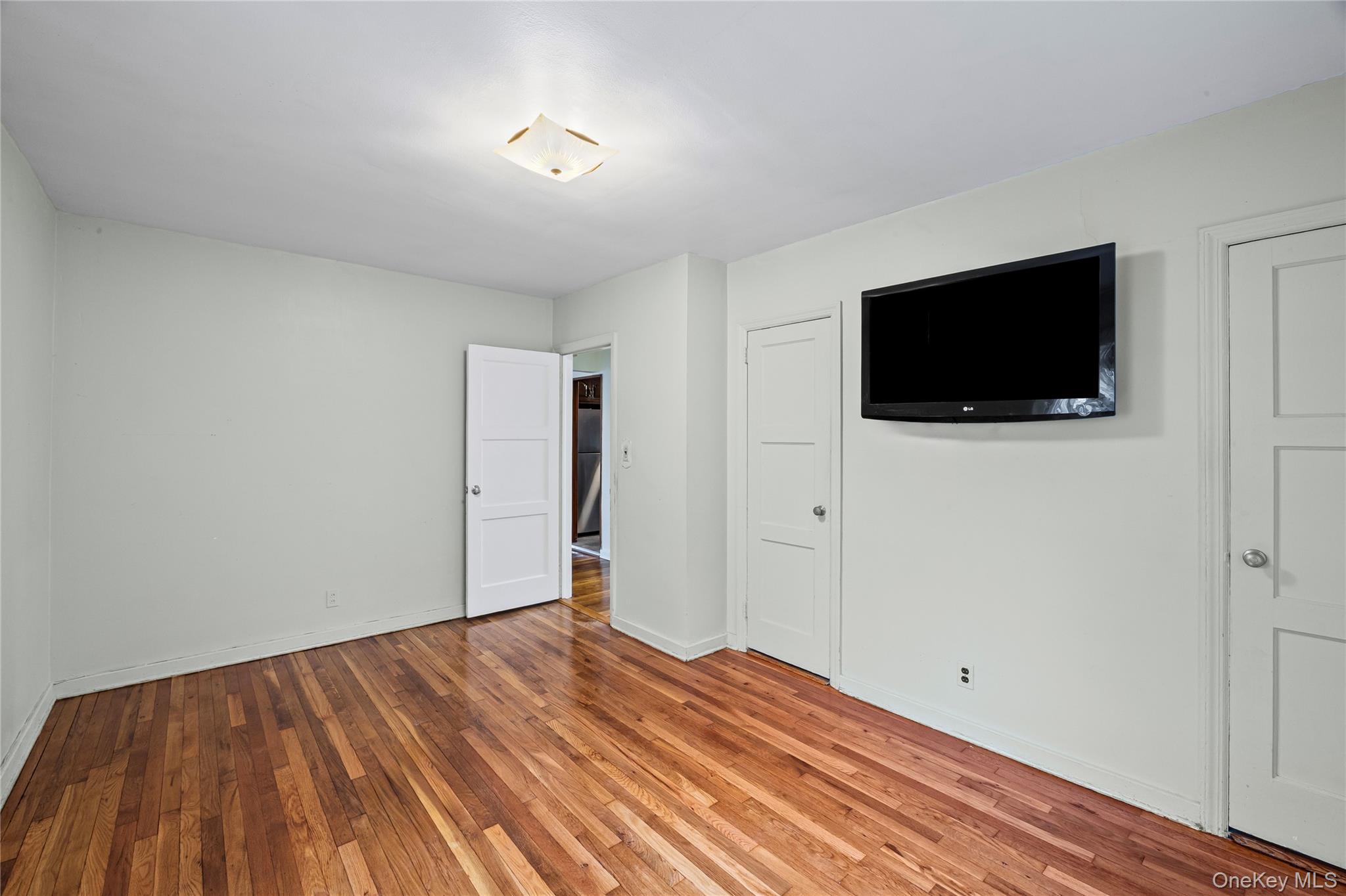 #17 photo, 35 Lipton Lane, Williston Park , NY 11596