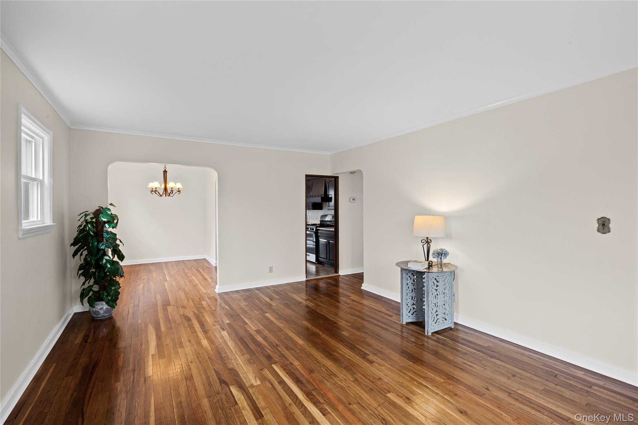 #2 photo, 35 Lipton Lane, Williston Park , NY 11596