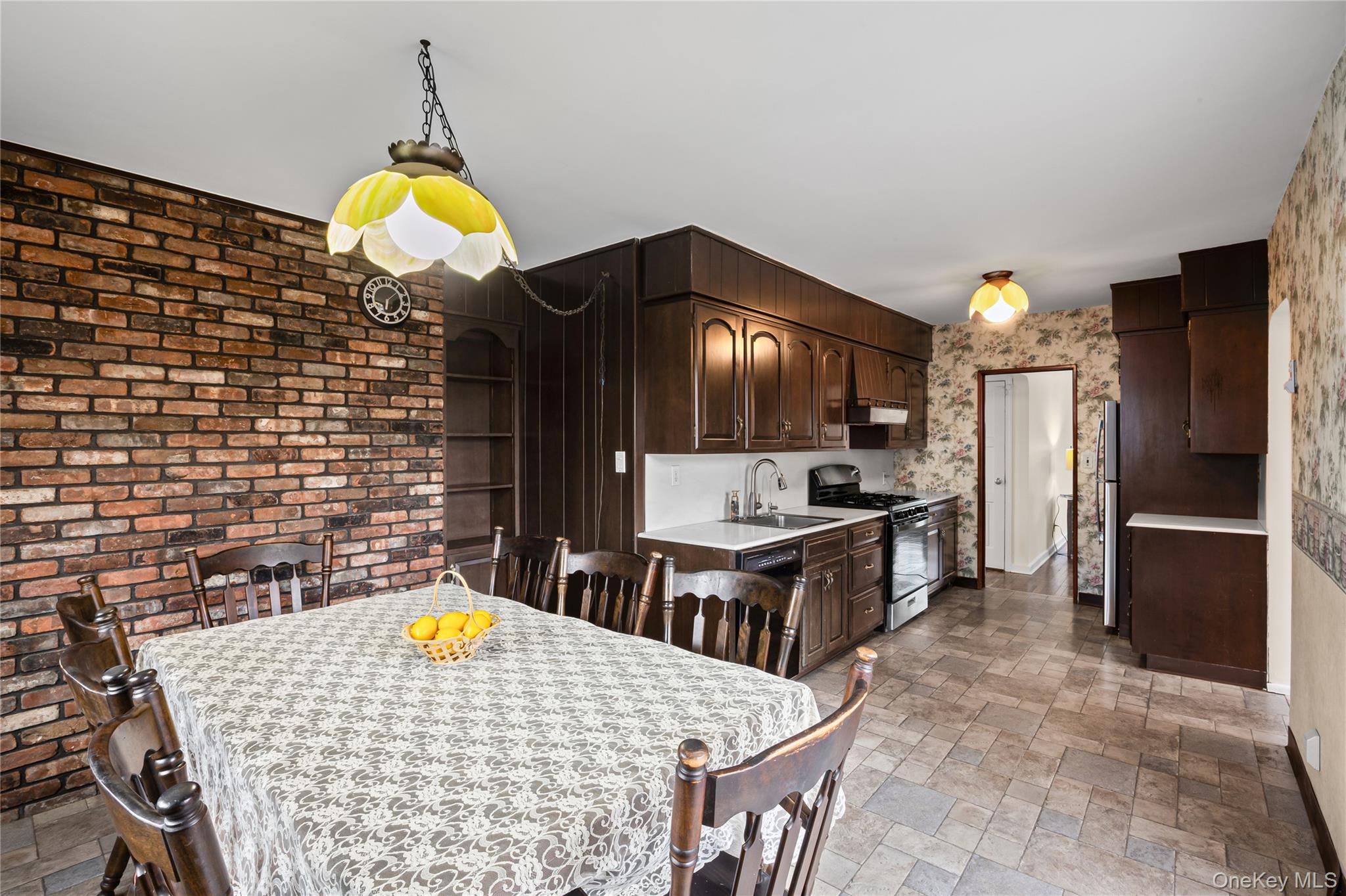 #9 photo, 35 Lipton Lane, Williston Park , NY 11596