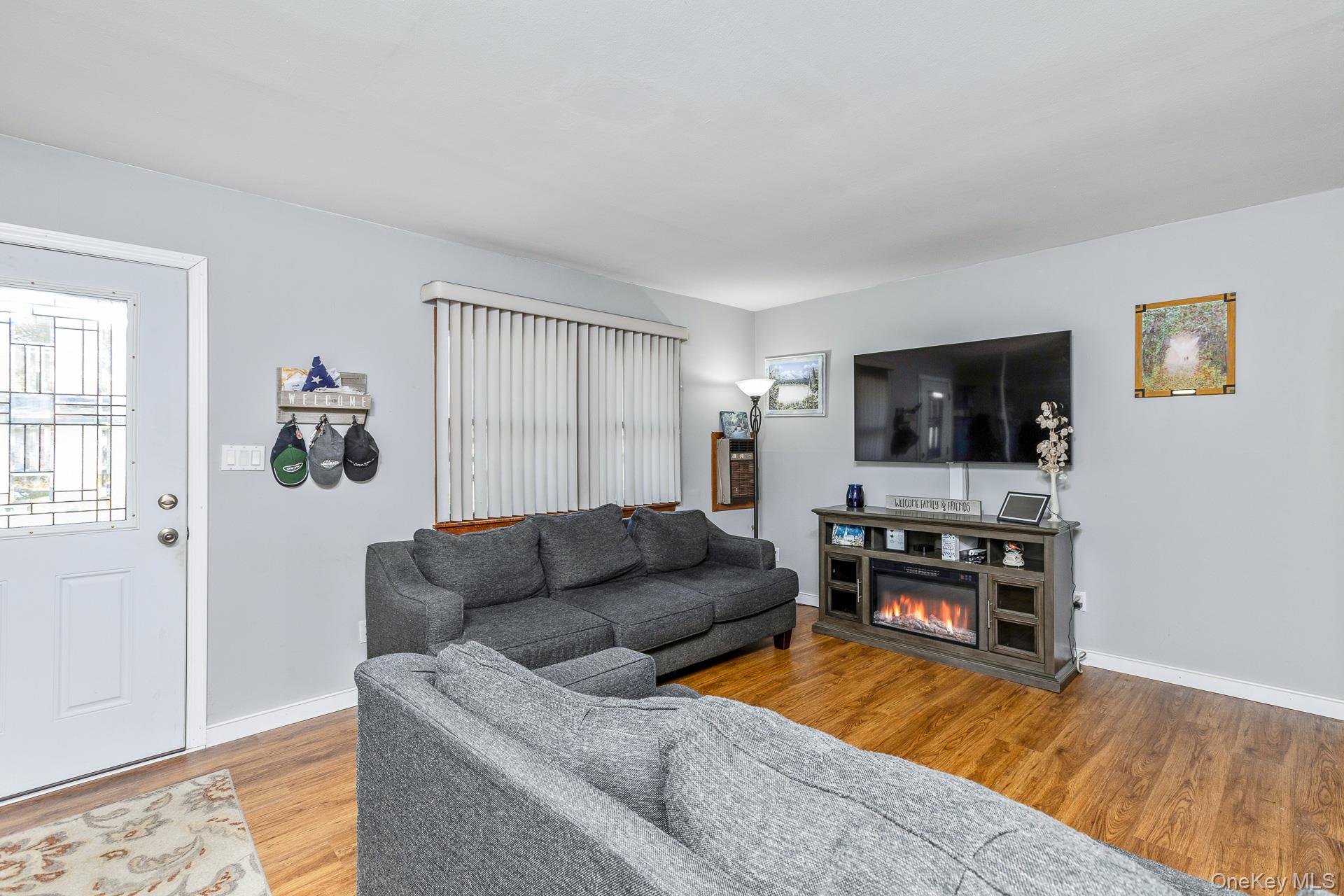 #3 photo, 6 Talbot Lane, Selden , NY 11784