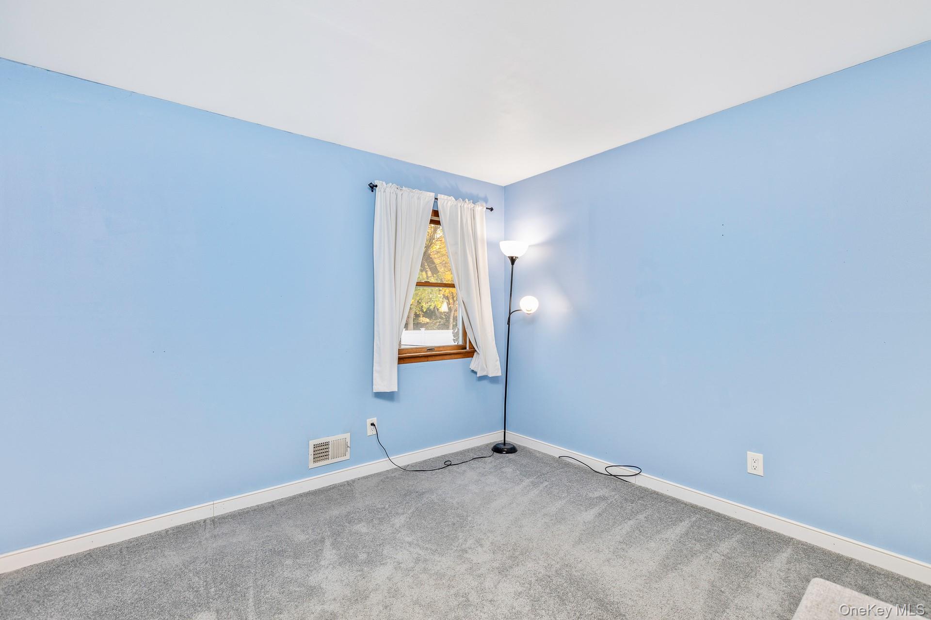 #8 photo, 6 Talbot Lane, Selden , NY 11784