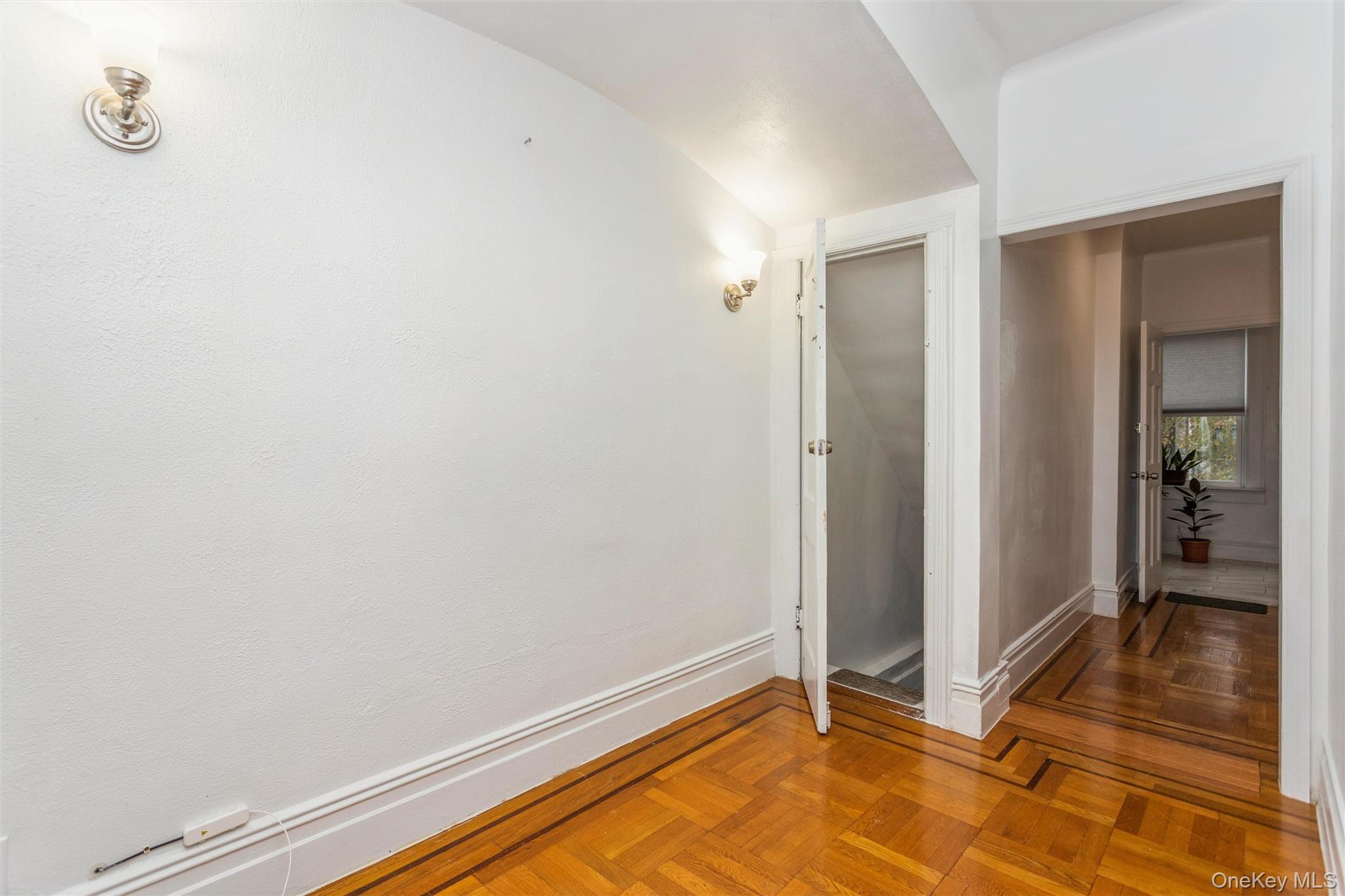 #10 photo, 1646 Radcliff Avenue, Bronx , NY 10462