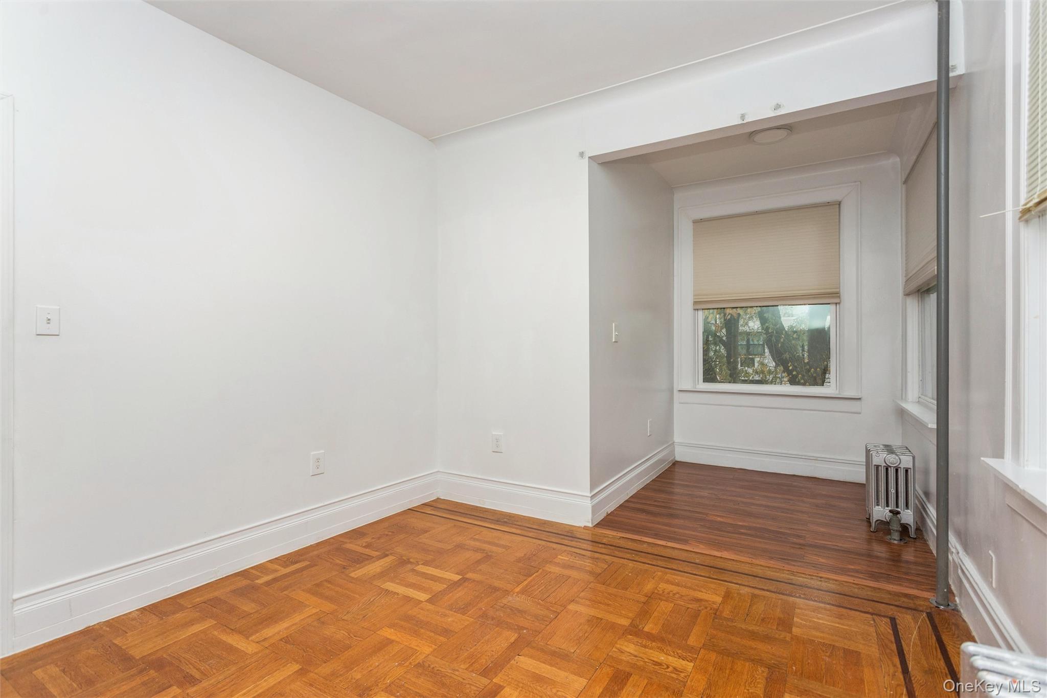 #4 photo, 1646 Radcliff Avenue, Bronx , NY 10462