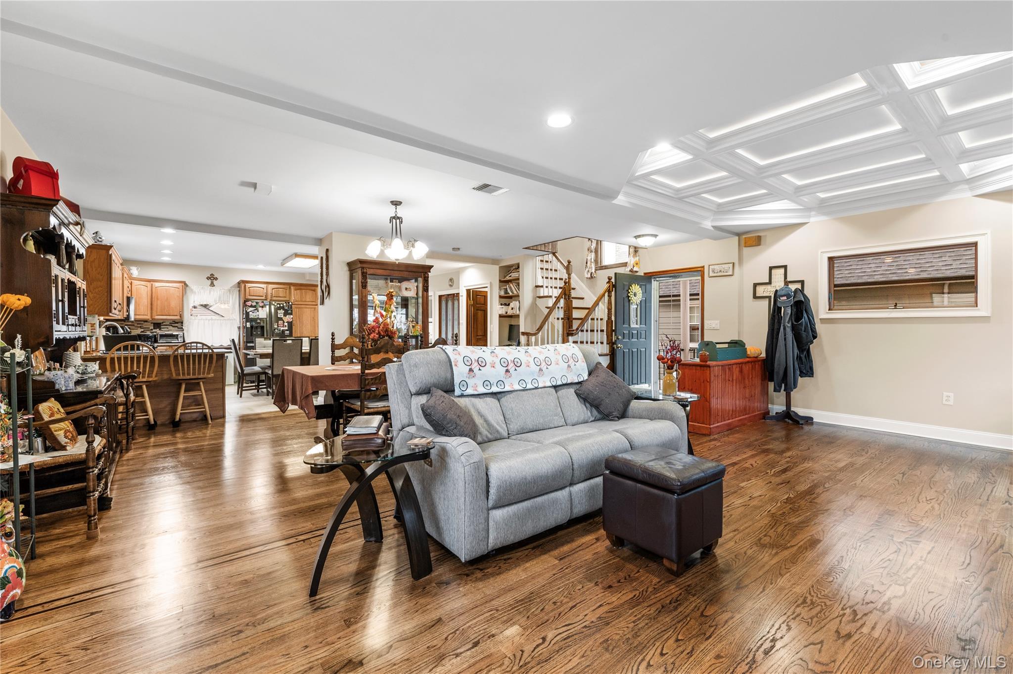 #12 photo, 1041 N 4th Street, New Hyde Park , NY 11040