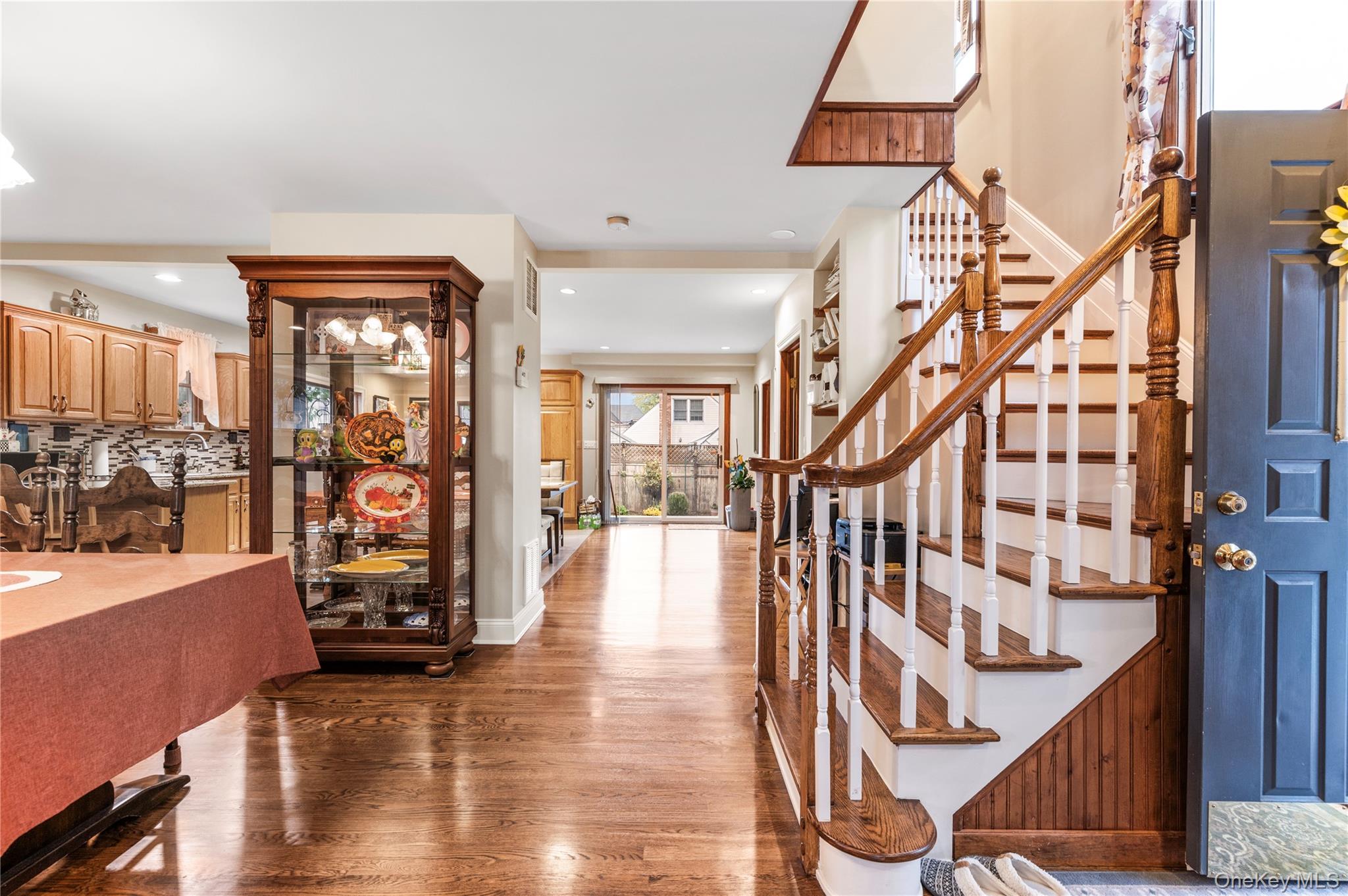 #13 photo, 1041 N 4th Street, New Hyde Park , NY 11040