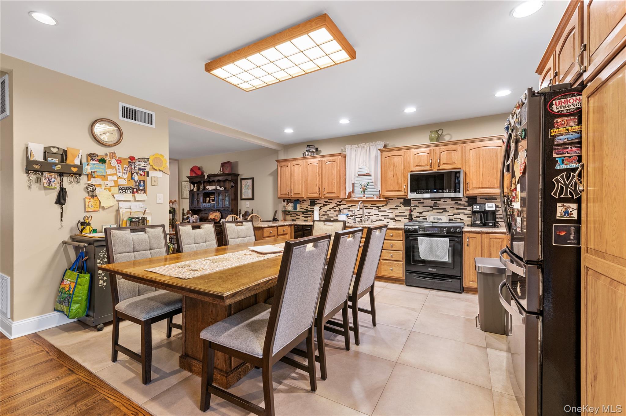 #19 photo, 1041 N 4th Street, New Hyde Park , NY 11040