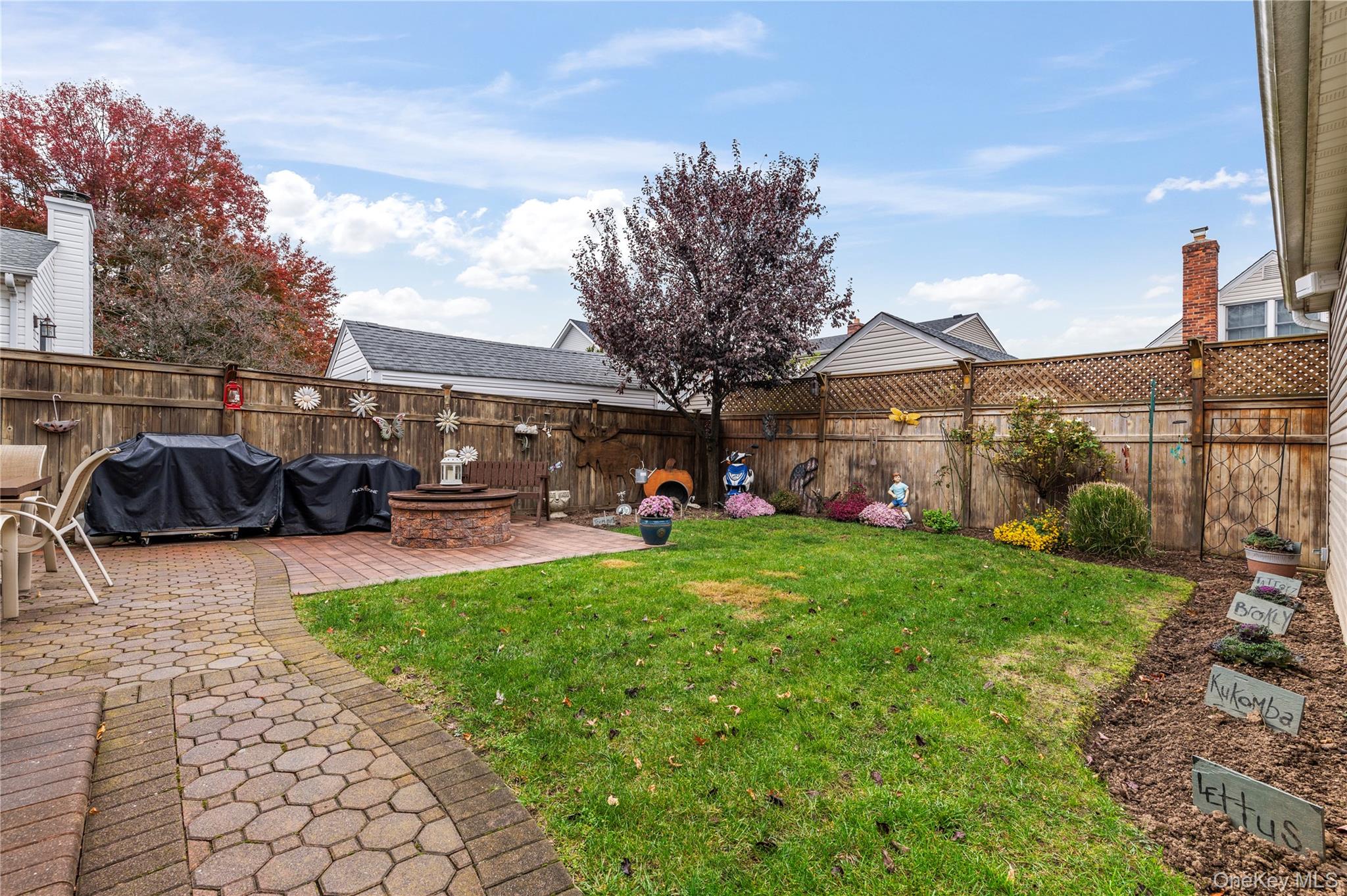 #4 photo, 1041 N 4th Street, New Hyde Park , NY 11040