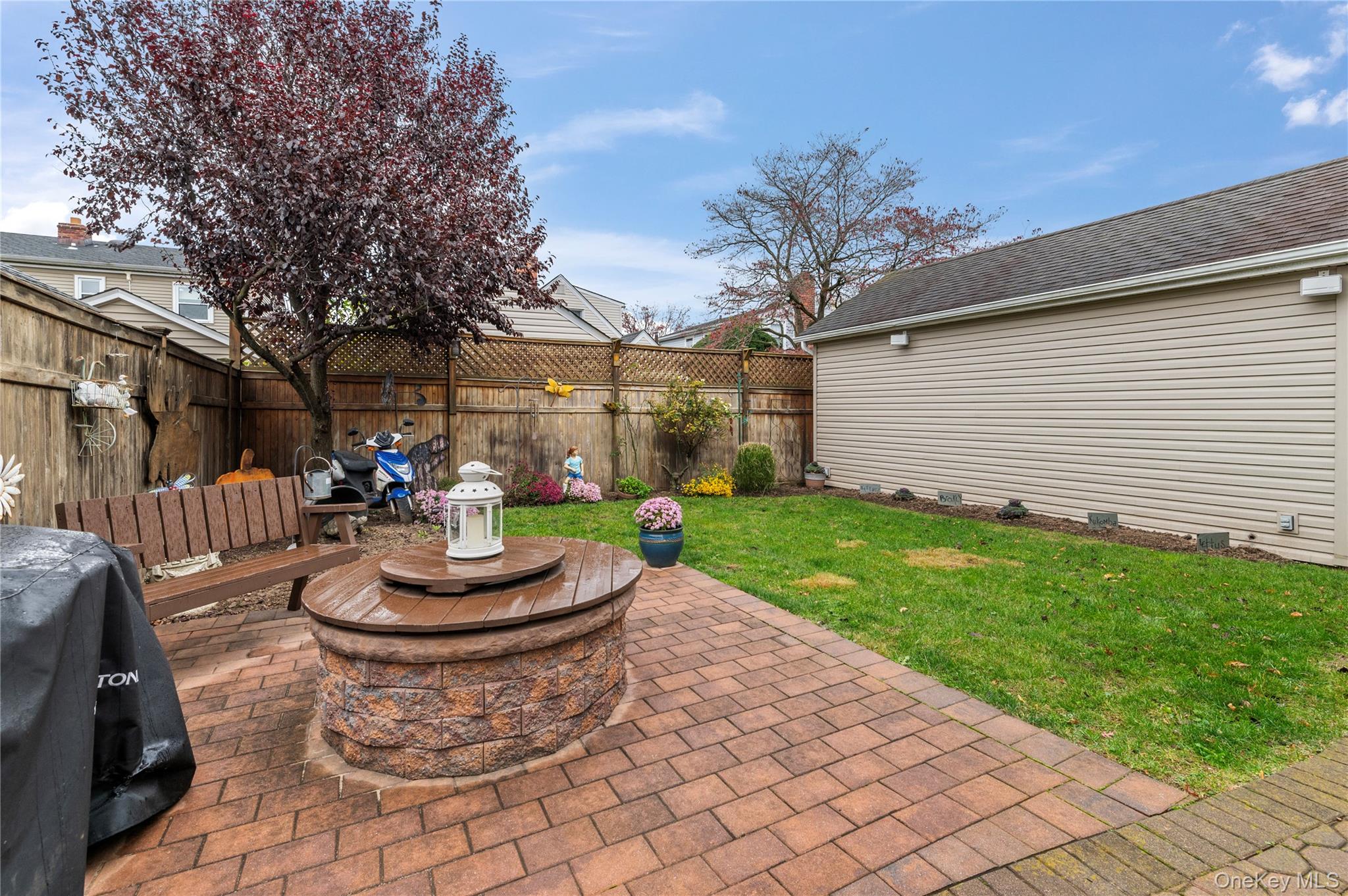 #6 photo, 1041 N 4th Street, New Hyde Park , NY 11040