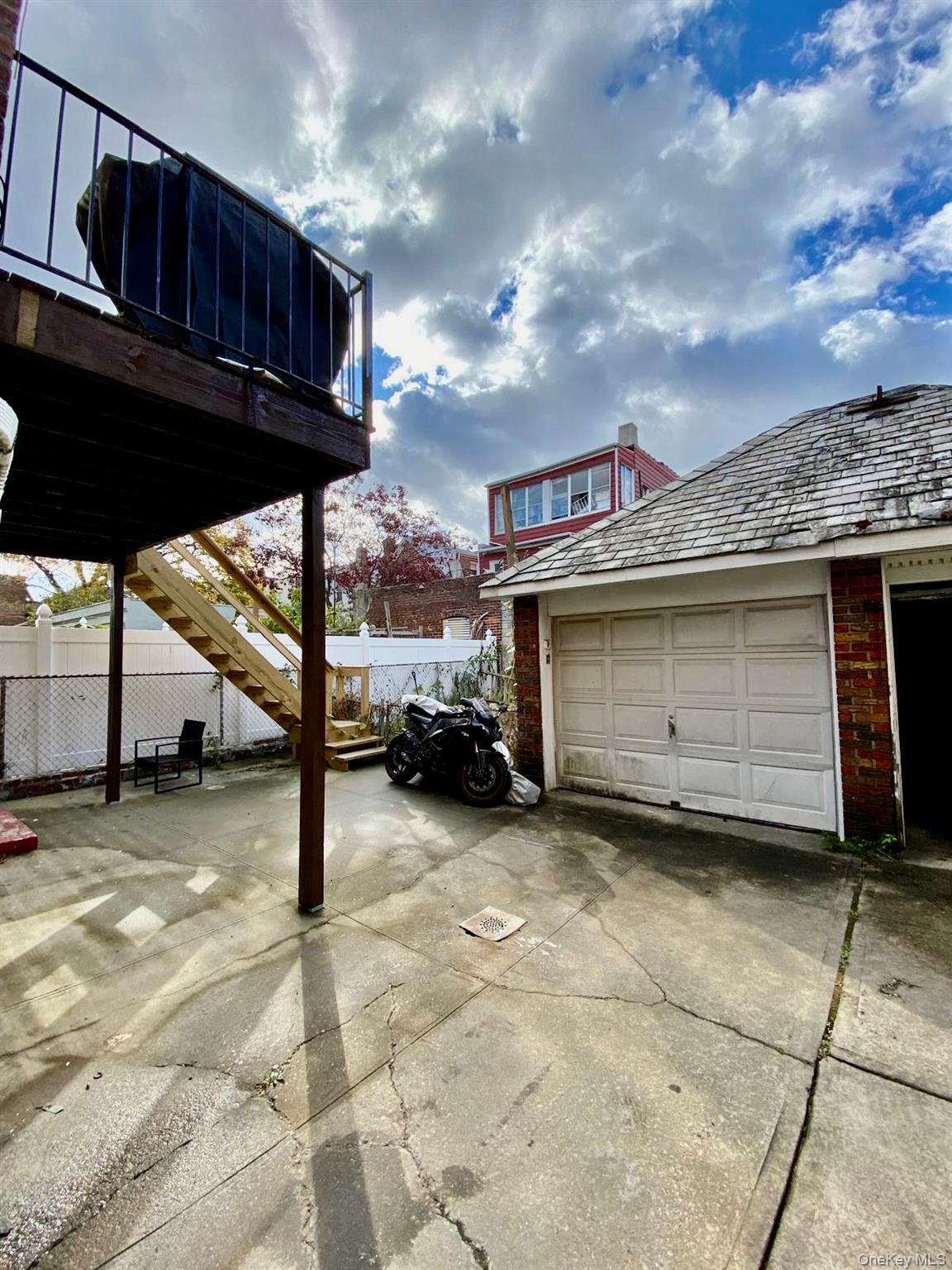 #4 photo, 2527 Laconia Avenue, Bronx , NY 10469