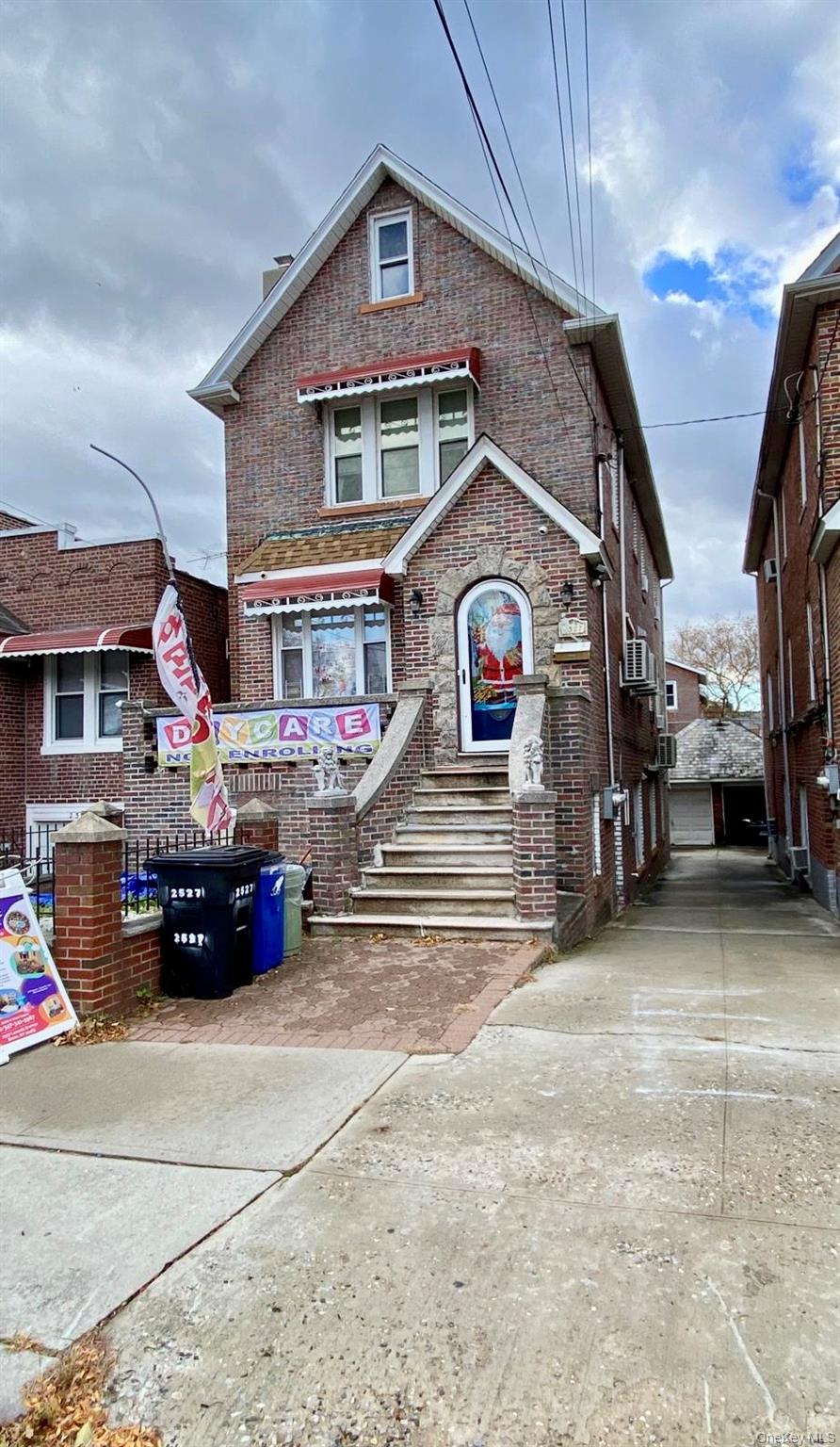 #9 photo, 2527 Laconia Avenue, Bronx , NY 10469