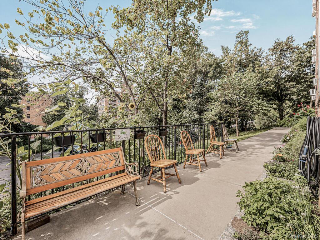 #4 photo, 80 Knolls Crescent, Bronx , NY 10463