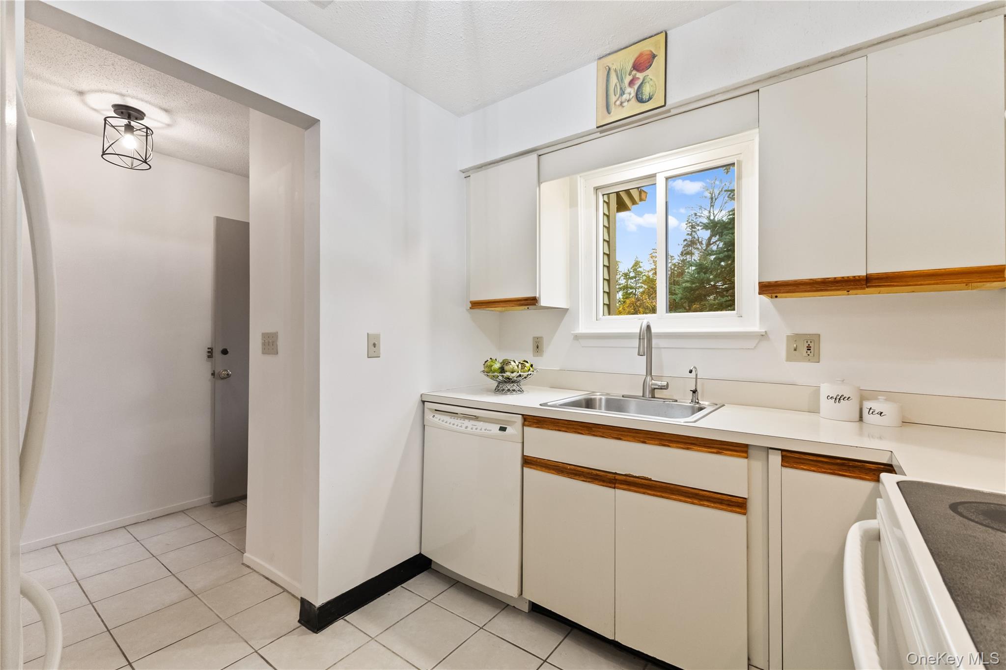 #8 photo, 46 Scenic View, Yorktown Heights , NY 10598