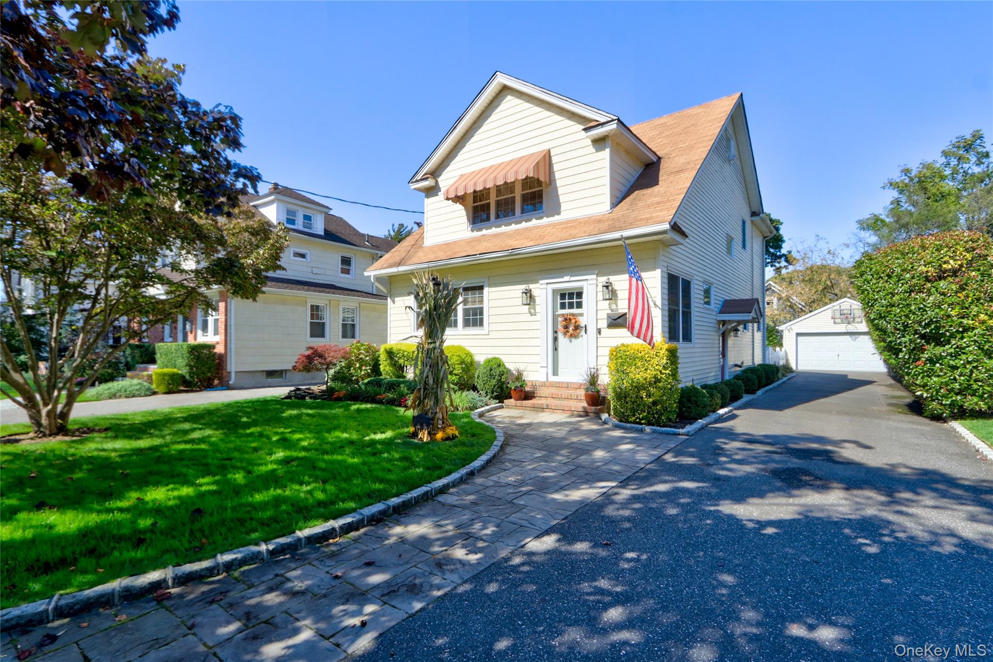 #1 photo, 45 Woodland Avenue, Rockville Centre , NY 11570