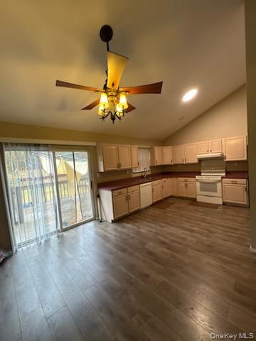 #4 photo, 650 N Dunton Avenue, East Patchogue , NY 11772