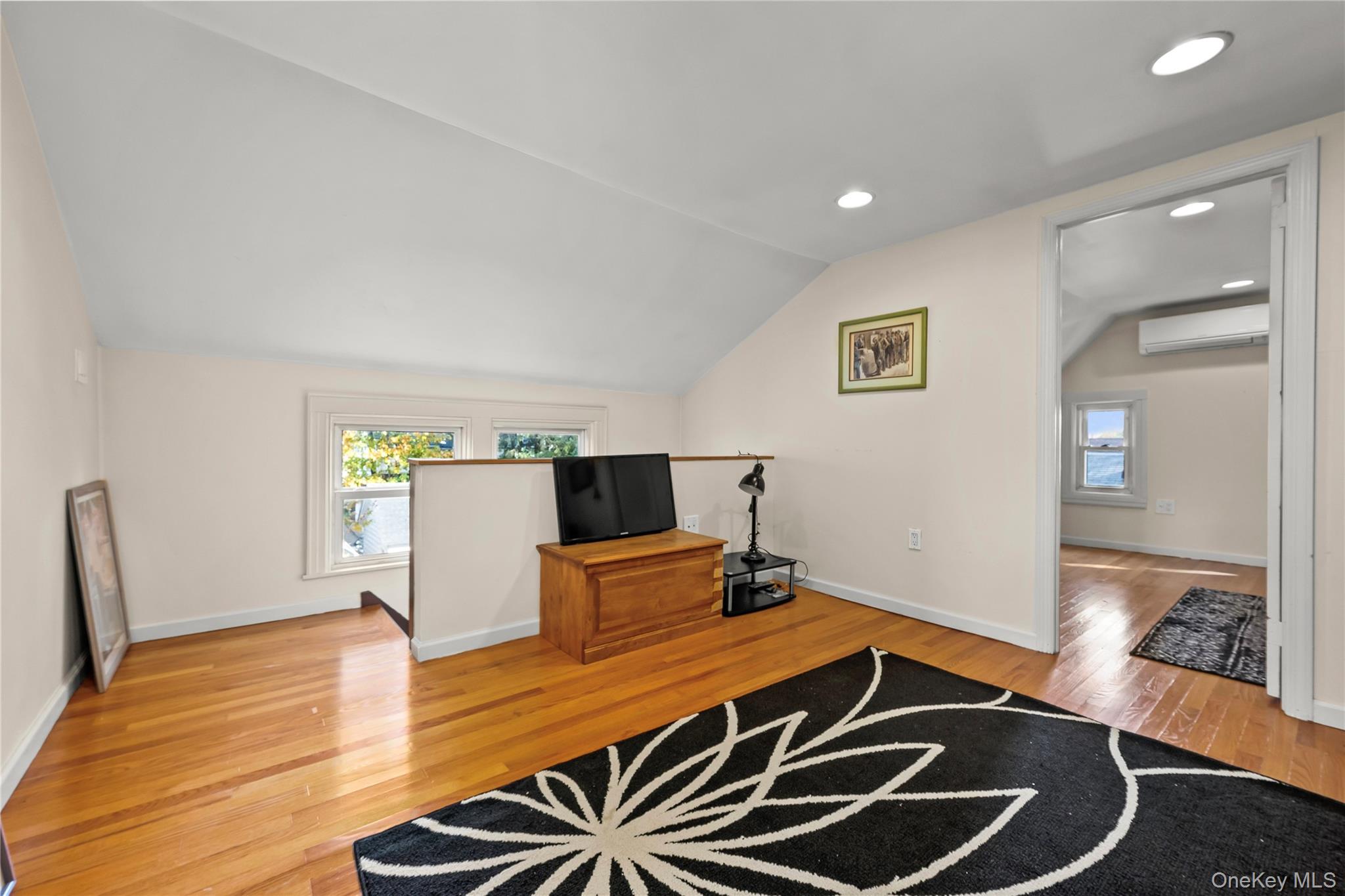 #17 photo, 11245 178th Street, Addisleigh Park , NY 11433