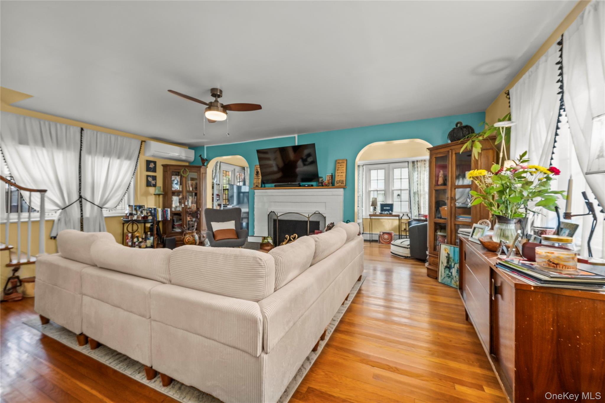 #3 photo, 11245 178th Street, Addisleigh Park , NY 11433