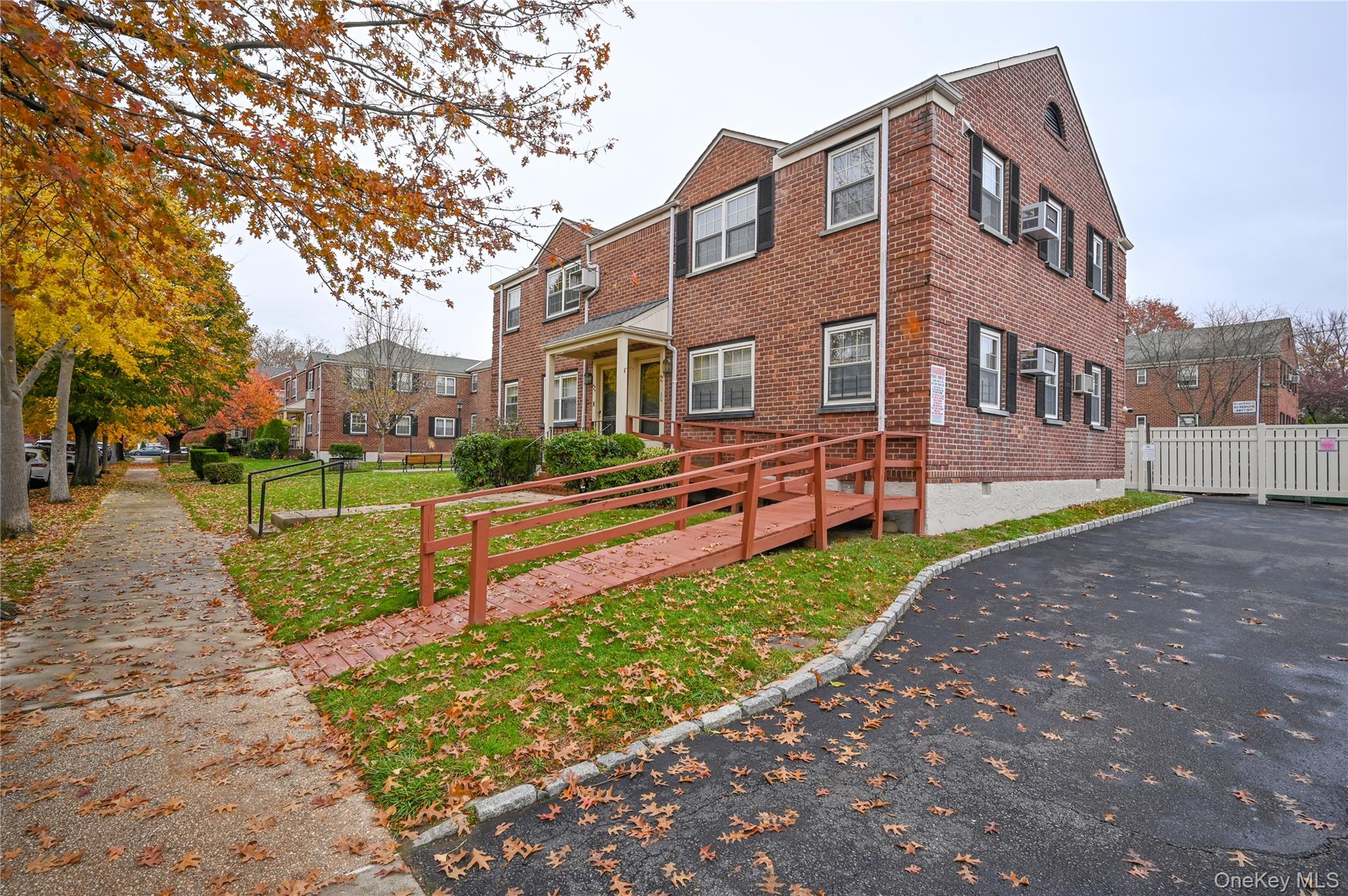 #14 photo, 69-25 215th, Bayside , NY 11364