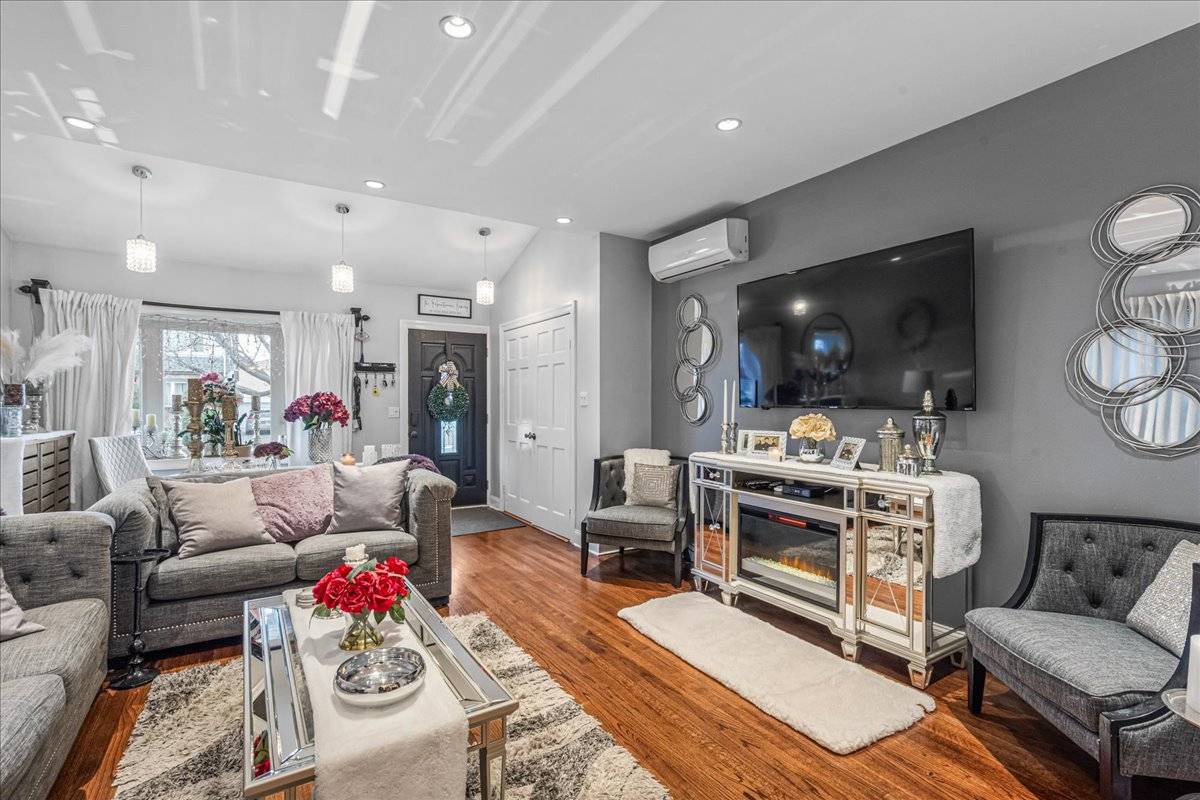 #10 photo, 14956 20th Ave, Whitestone , NY 11357