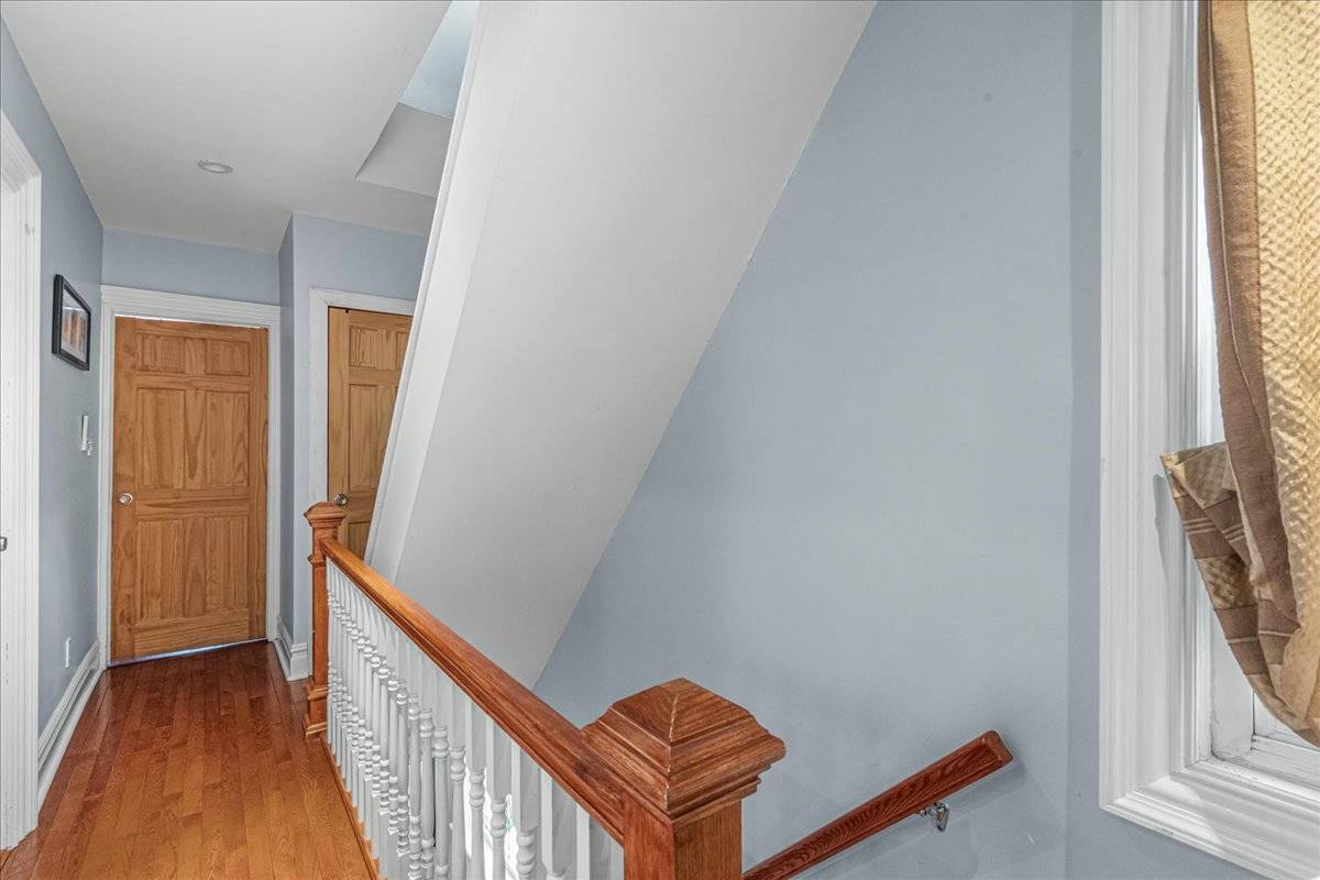 #14 photo, 14956 20th Ave, Whitestone , NY 11357