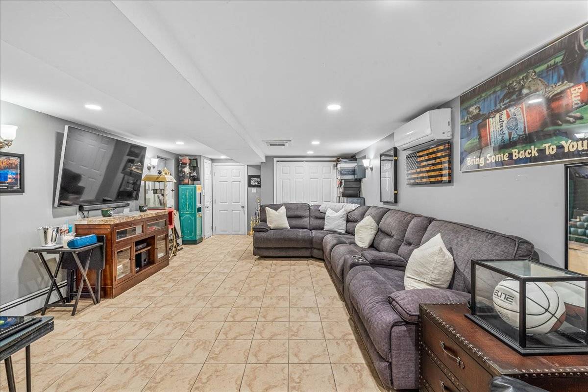 #15 photo, 14956 20th Ave, Whitestone , NY 11357