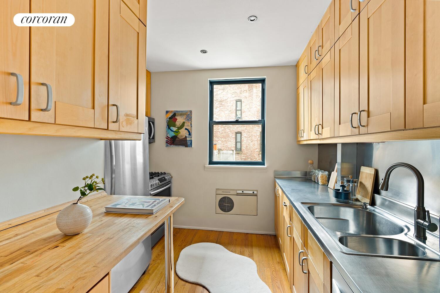 #10 photo, 212 E 48TH Street, Turtle Bay , NY 10017