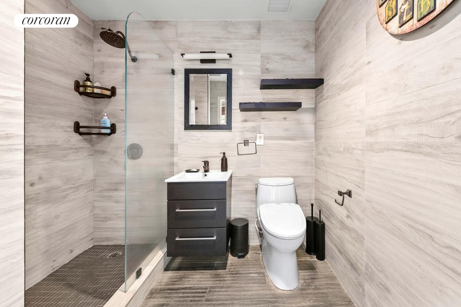 #8 photo, 19-19 24TH Avenue, Ditmars Steinway , NY 11102