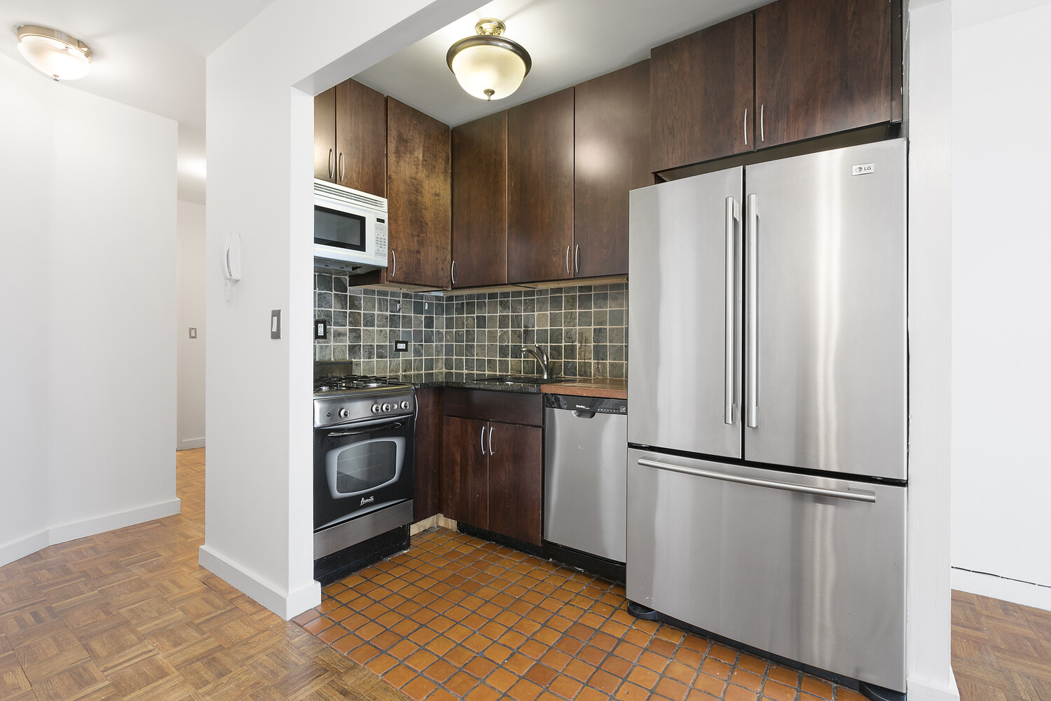 #3 photo, 1991 BROADWAY, Lincoln Square , NY 10023