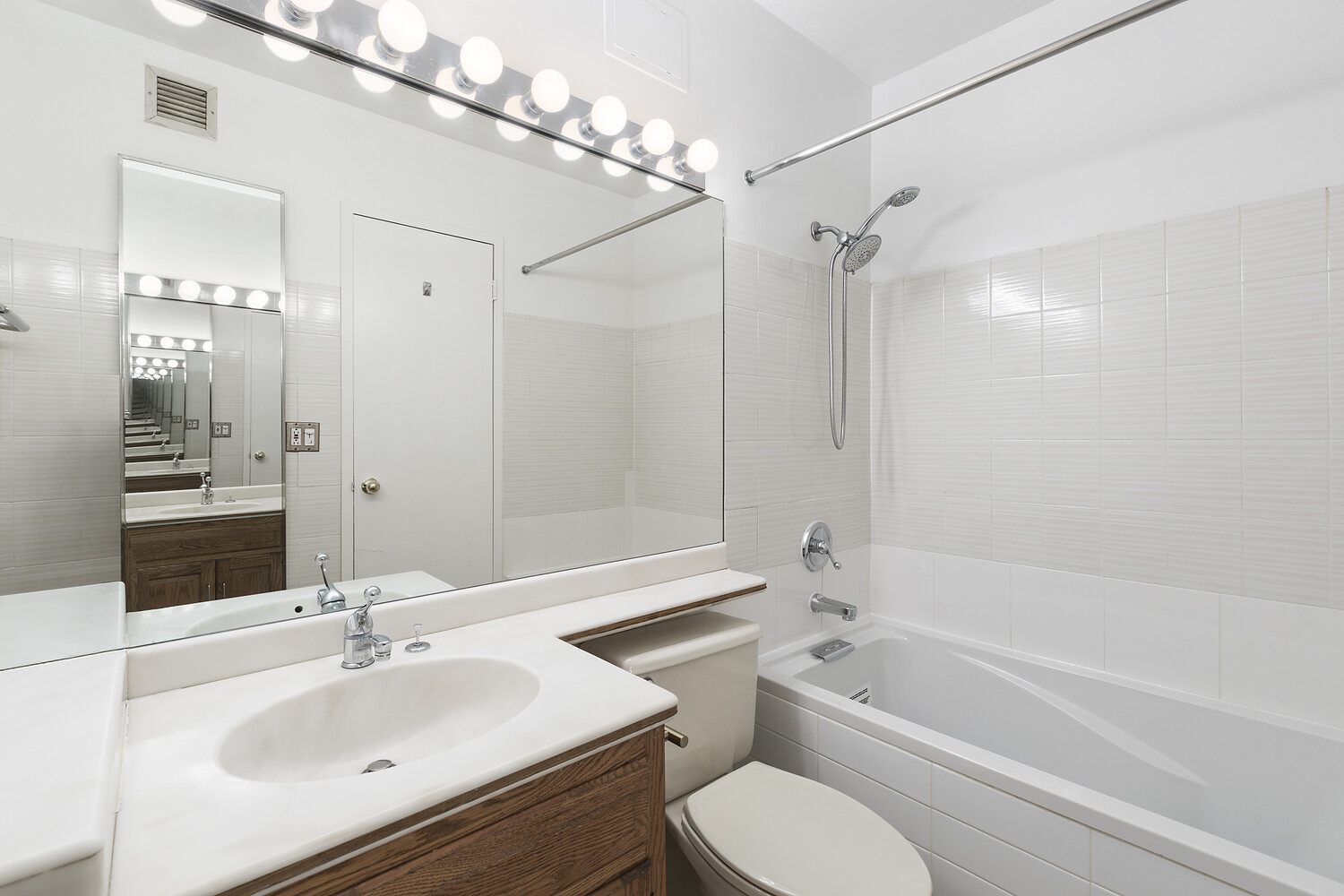 #5 photo, 1991 BROADWAY, Lincoln Square , NY 10023