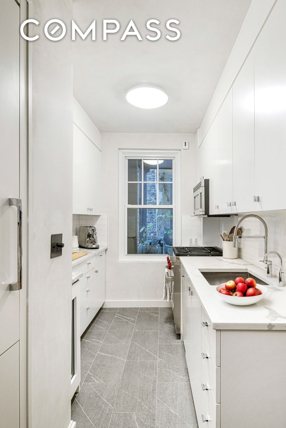 #5 photo, 45 Christopher Street, West Village , NY 10014