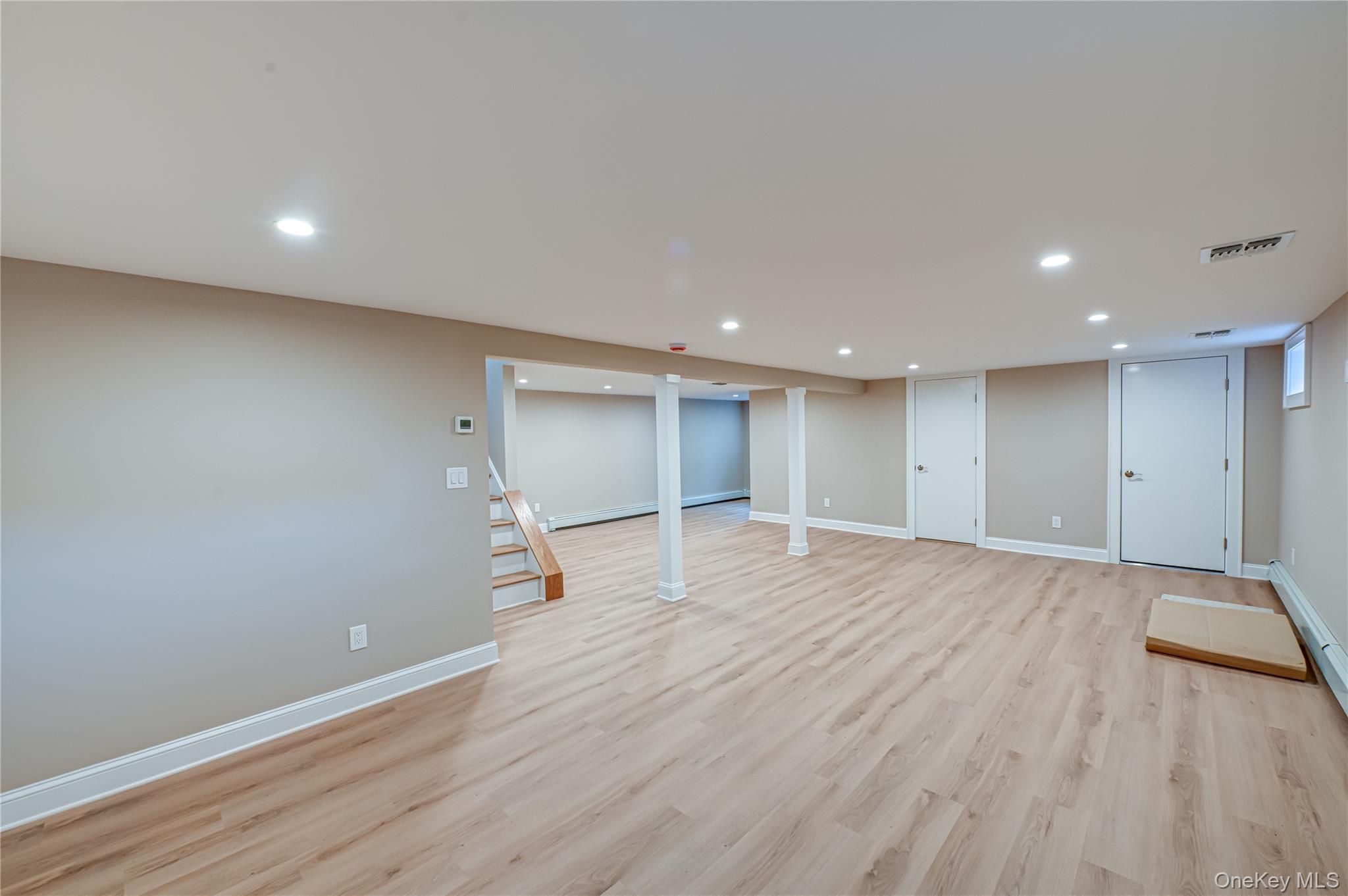 #15 photo, 31 Boulevard Avenue, West Islip , NY 11795