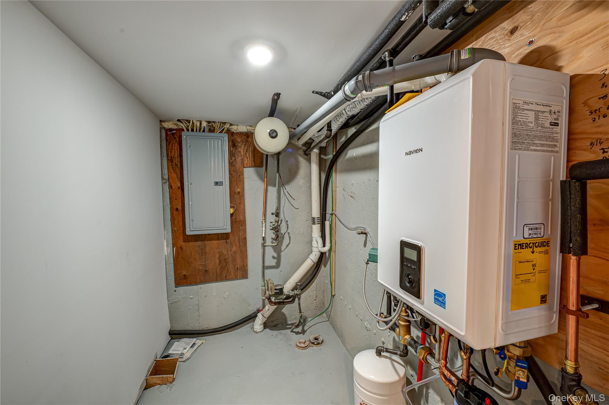 #20 photo, 31 Boulevard Avenue, West Islip , NY 11795