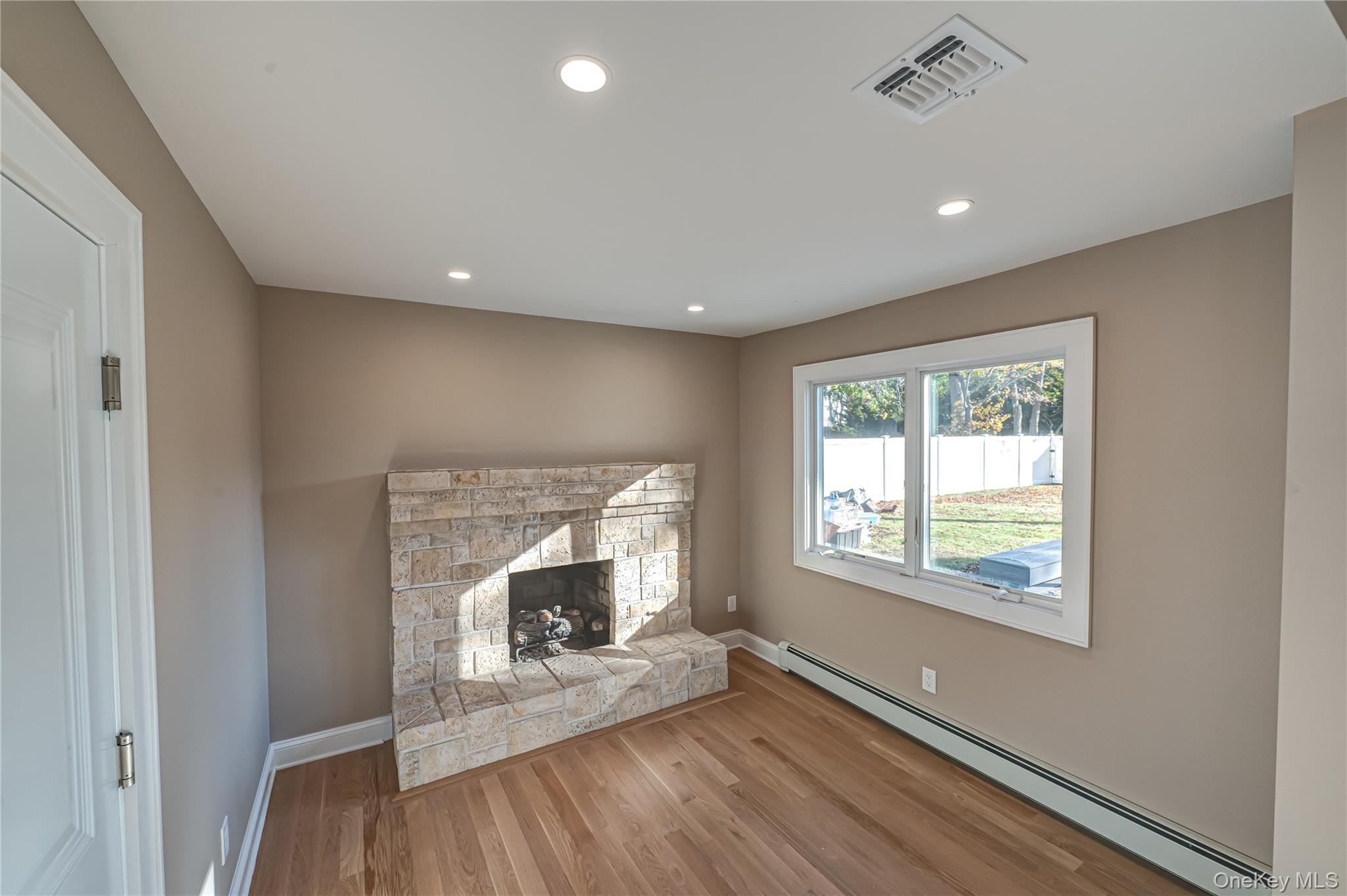 #9 photo, 31 Boulevard Avenue, West Islip , NY 11795