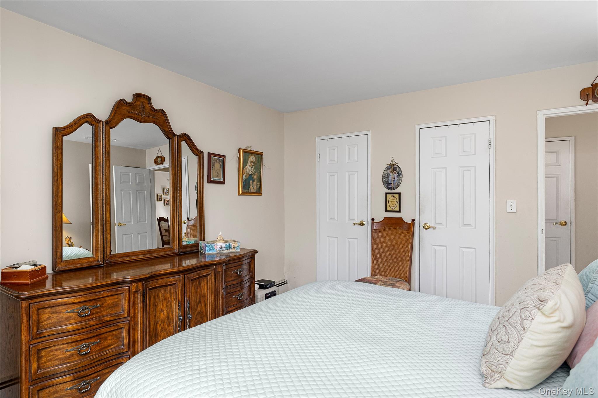 #11 photo, 307-13 Hicksville Road, Bethpage , NY 11714