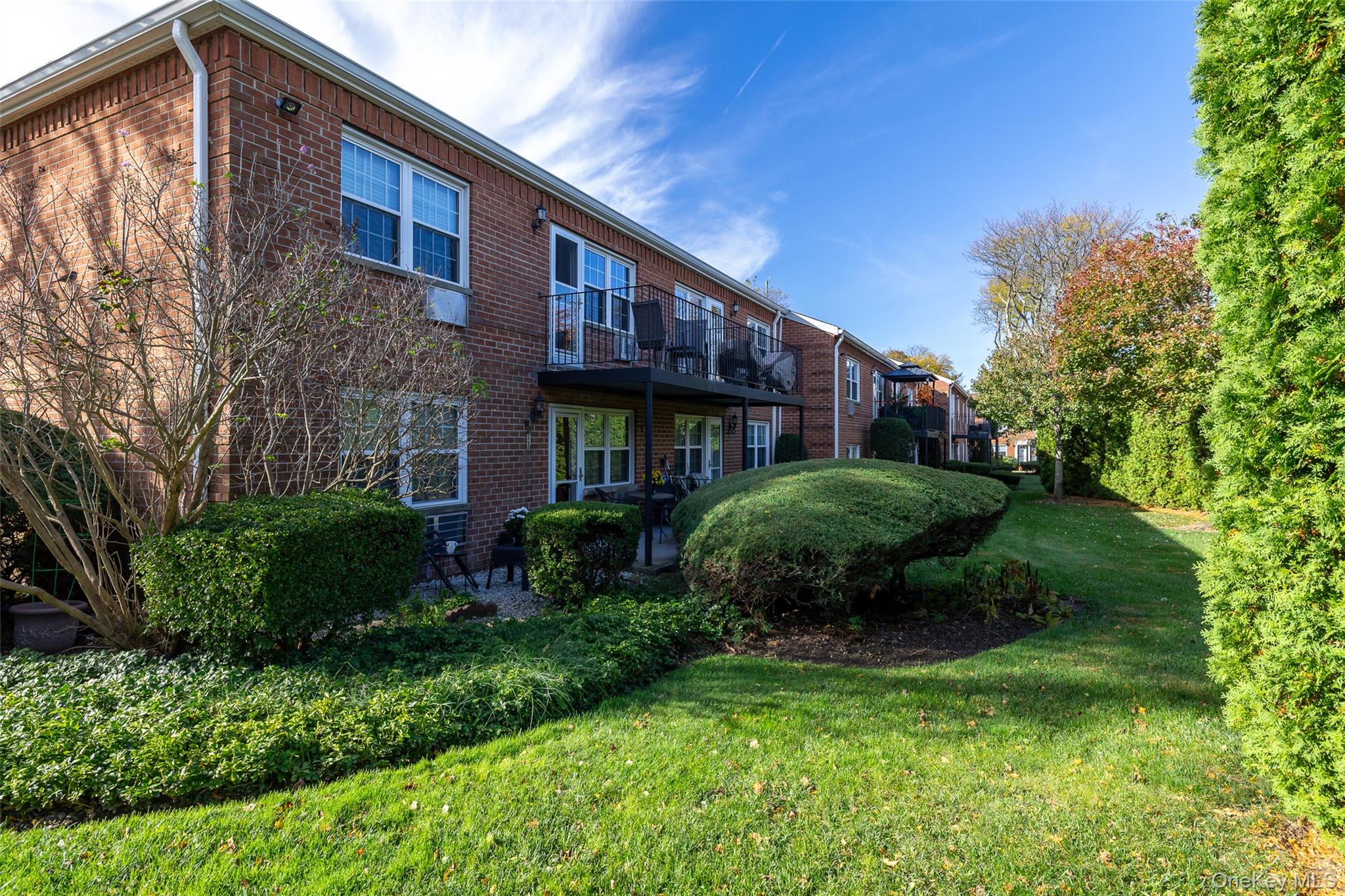 #19 photo, 307-13 Hicksville Road, Bethpage , NY 11714