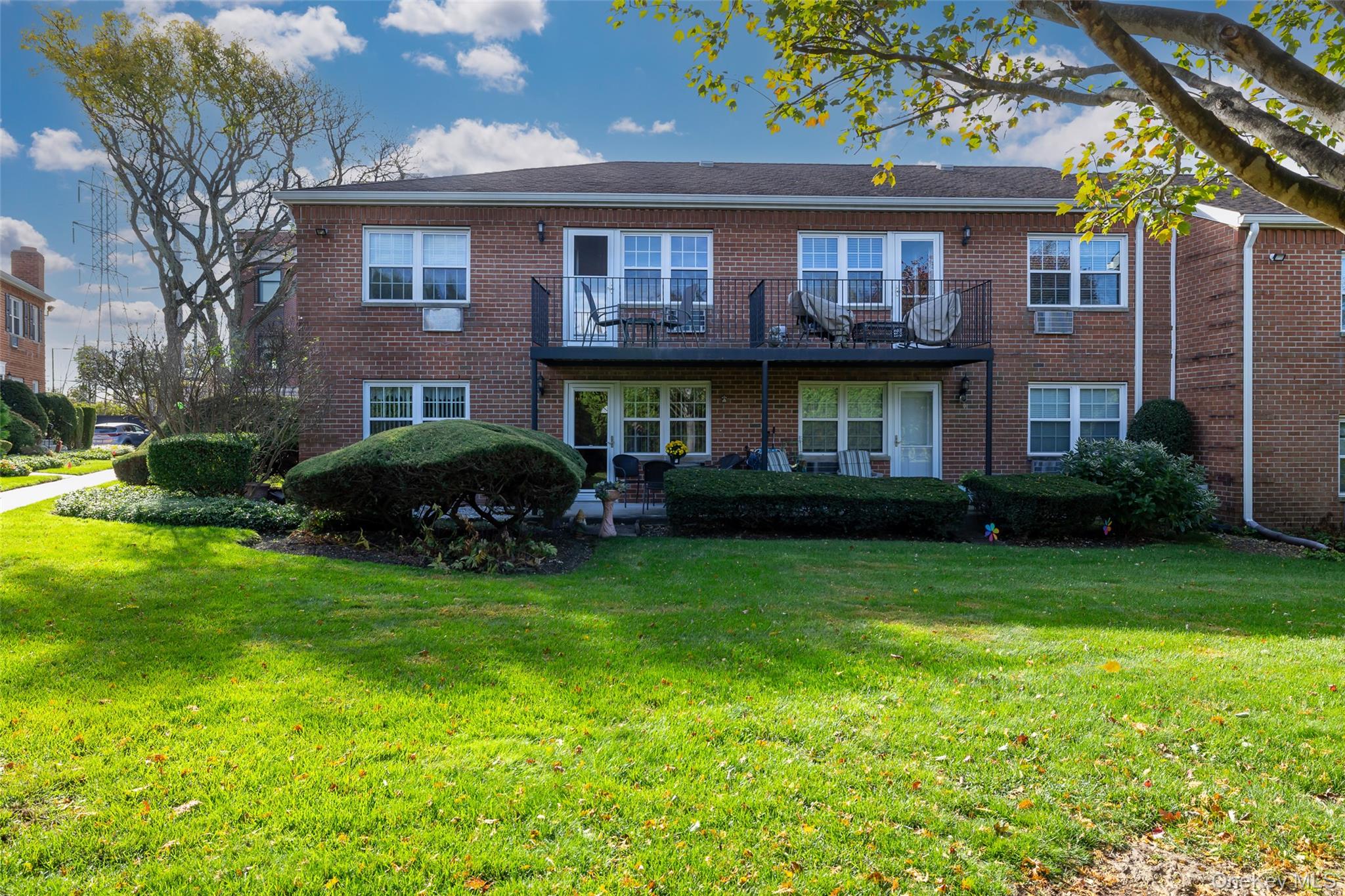 #20 photo, 307-13 Hicksville Road, Bethpage , NY 11714