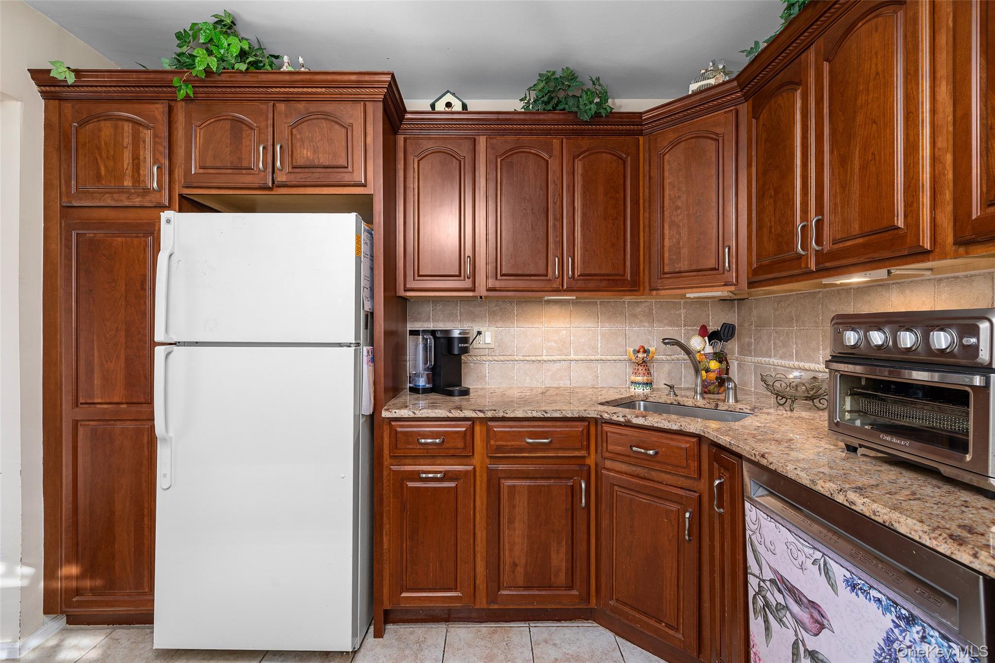 #8 photo, 307-13 Hicksville Road, Bethpage , NY 11714