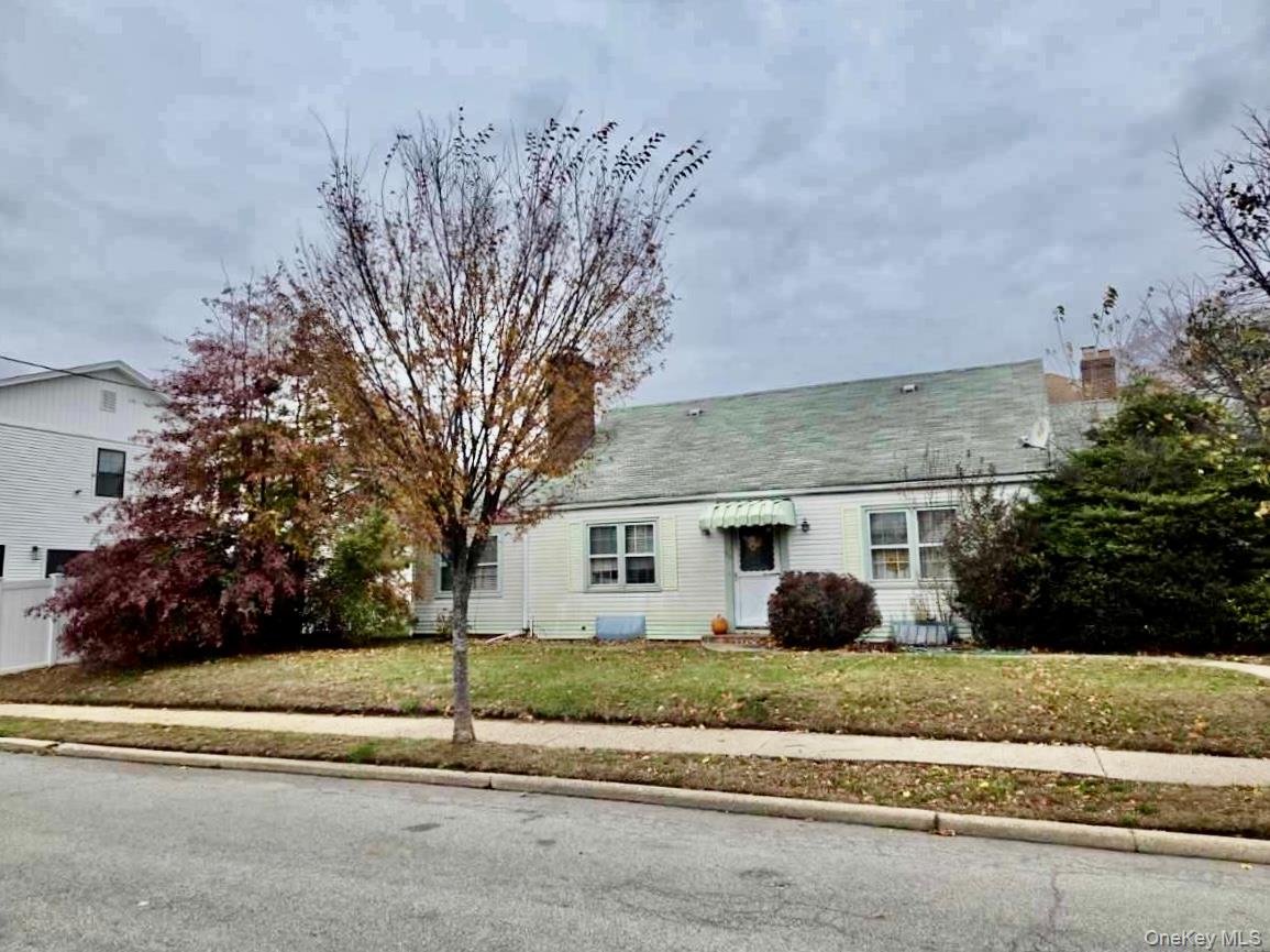 #1 photo, 372 Jackson Avenue, Mineola , NY 11501