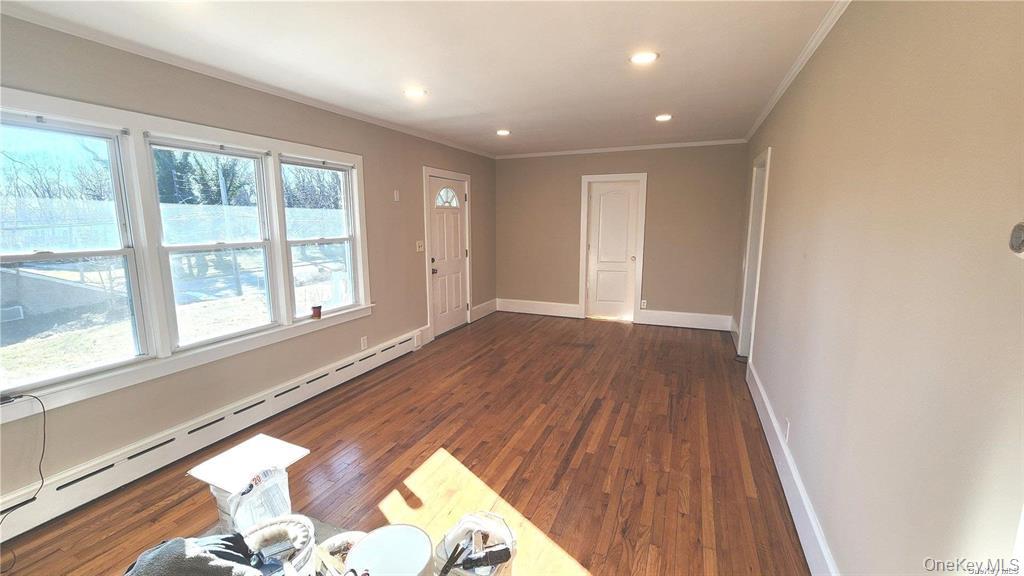 #4 photo, 149 N Country Road, Port Jefferson , NY 11777