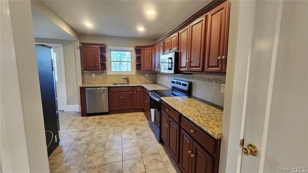 #9 photo, 149 N Country Road, Port Jefferson , NY 11777