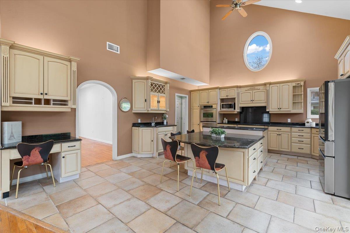 #7 photo, 50 Birchwood Park Drive, Jericho , NY 11753