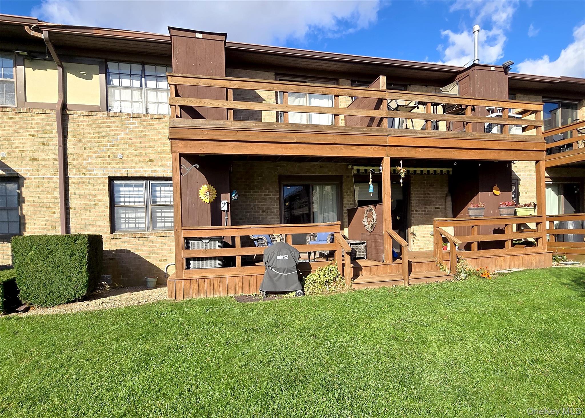 #14 photo, 324 Mariners Way, Copiague , NY 11726