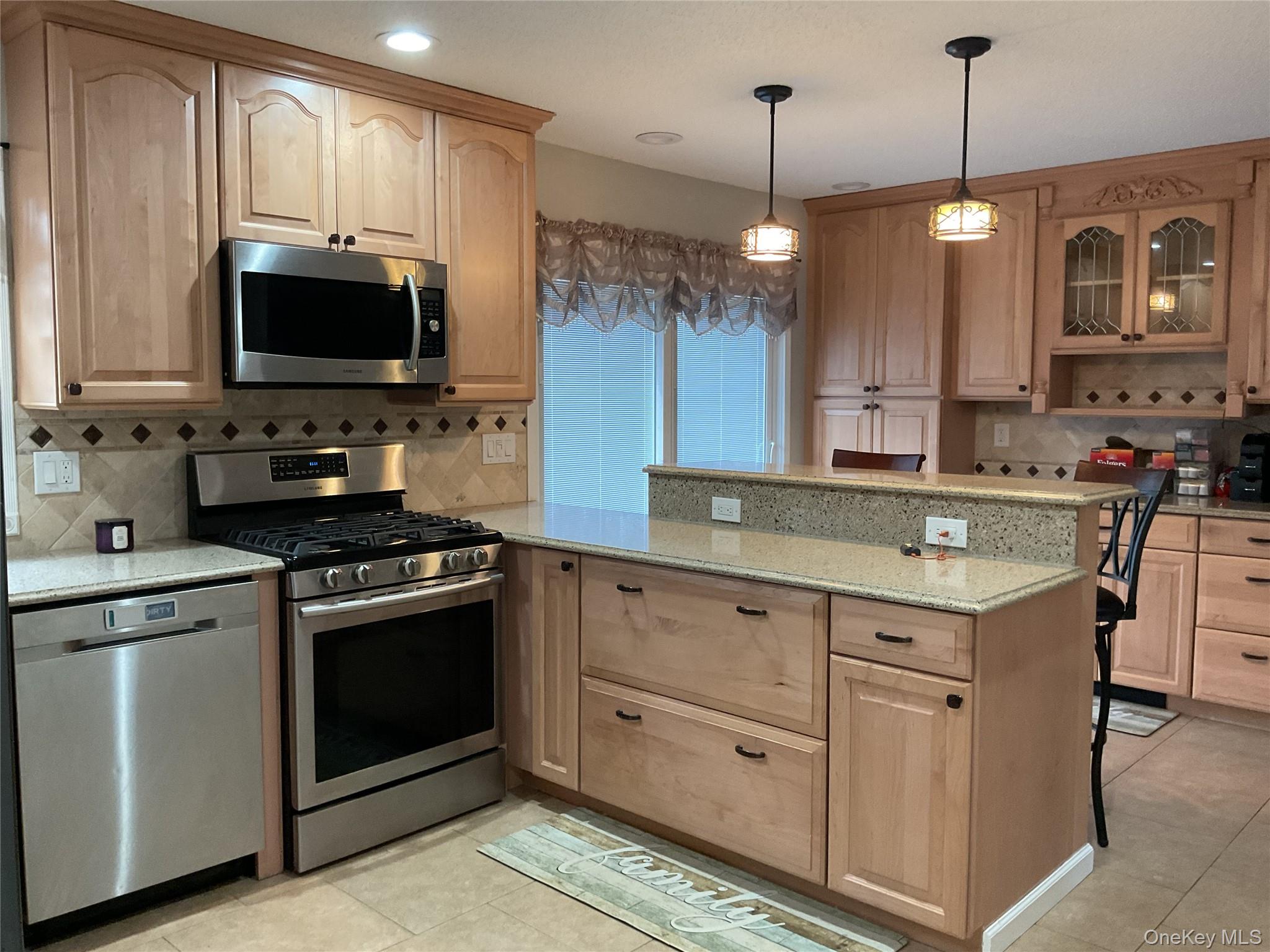 #8 photo, 531 Boxwood Drive, Shirley , NY 11967