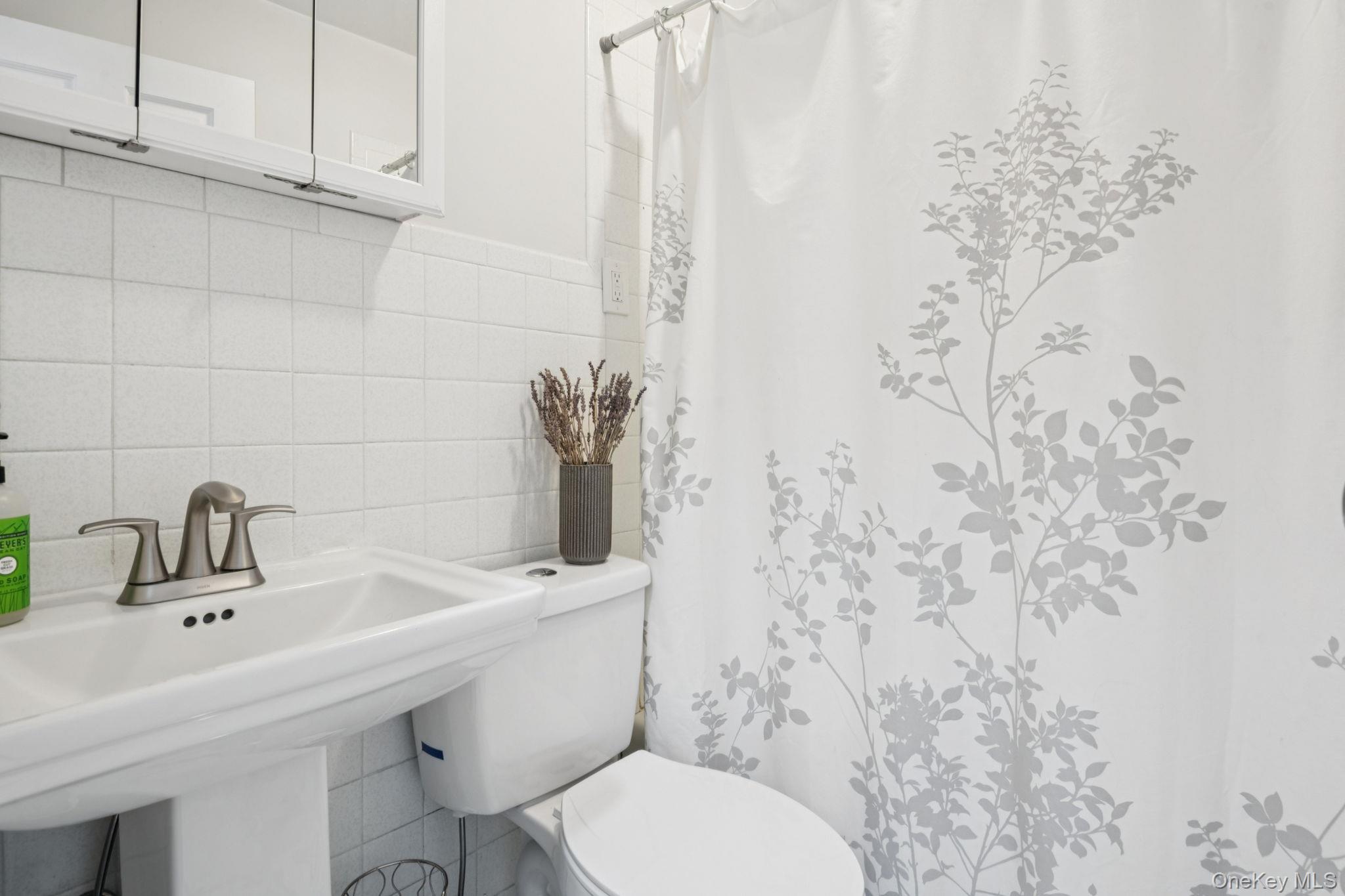 #13 photo, 515 McCall Avenue, West Islip , NY 11795