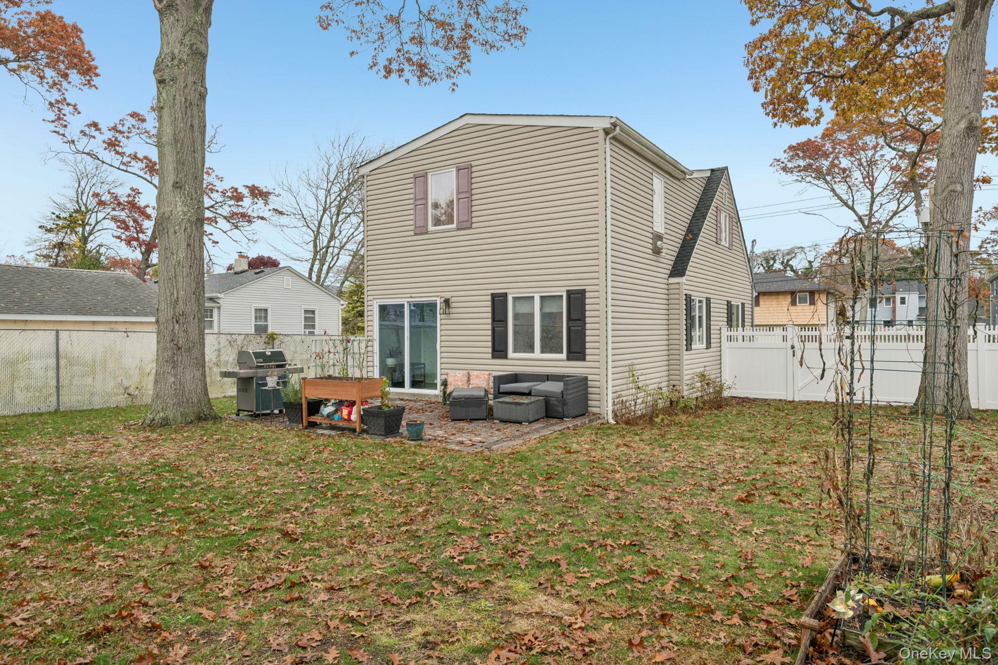 #19 photo, 515 McCall Avenue, West Islip , NY 11795