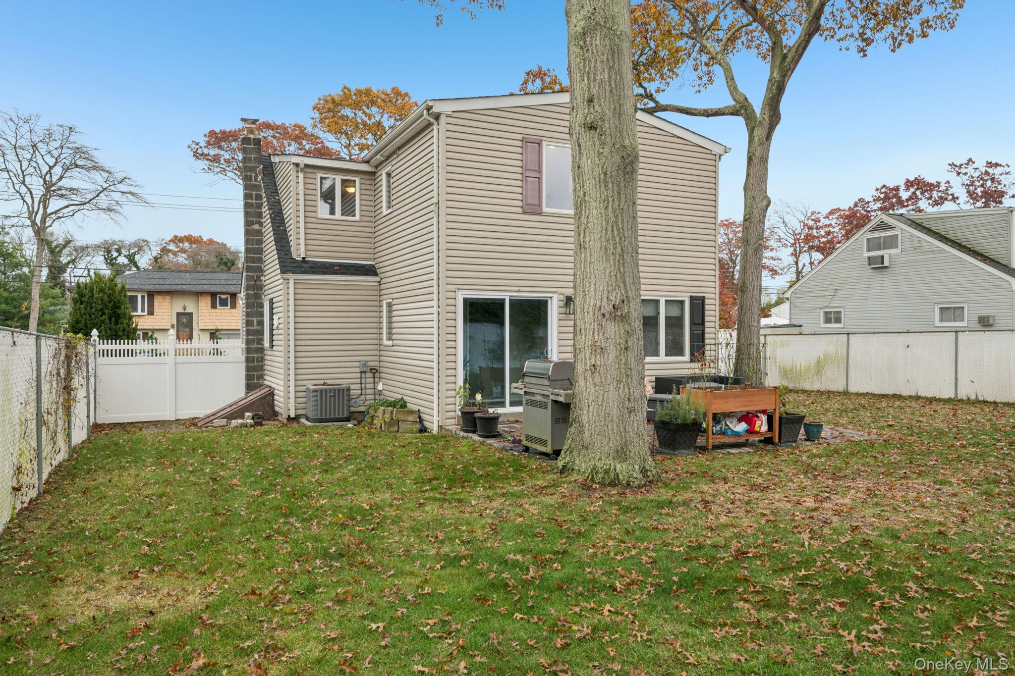 #20 photo, 515 McCall Avenue, West Islip , NY 11795